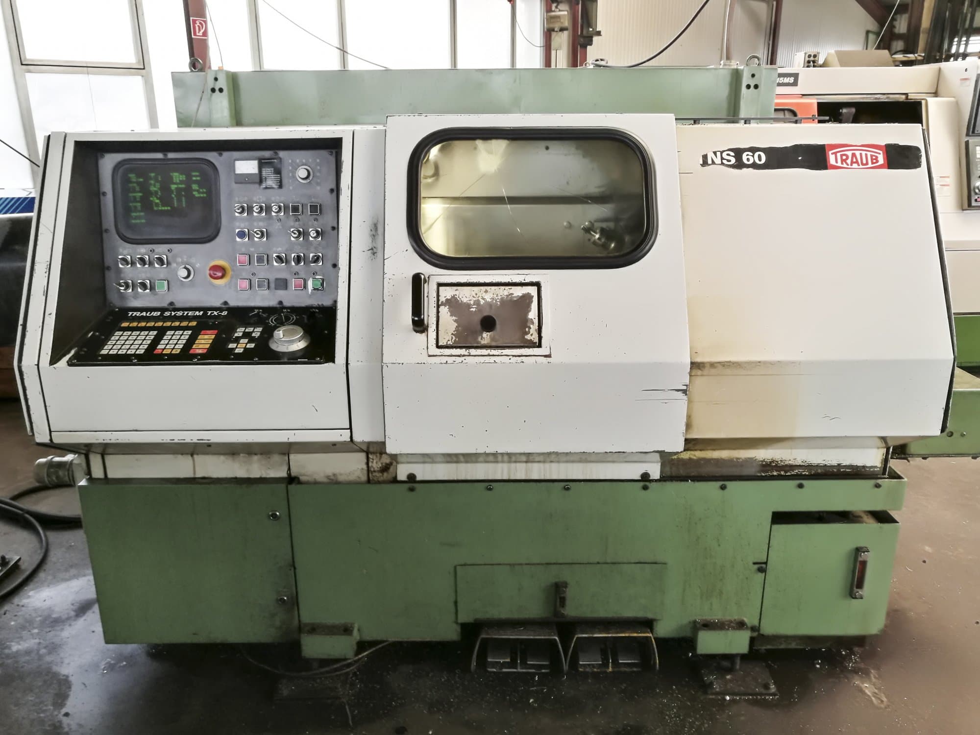 Čelní pohled  na TRAUB TNS 60 stroj