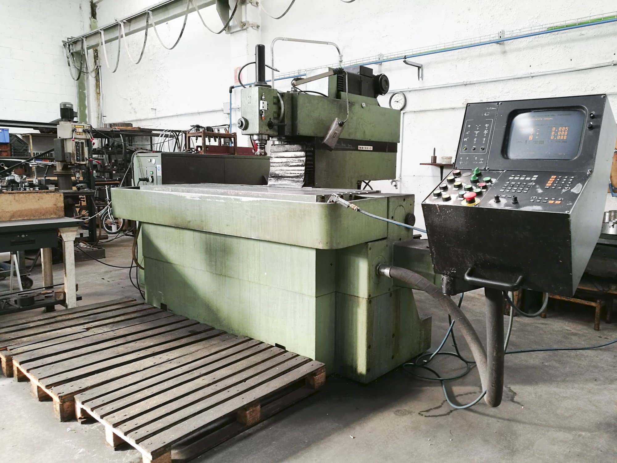 Pravý pohled  na Metba MB-55-D stroj