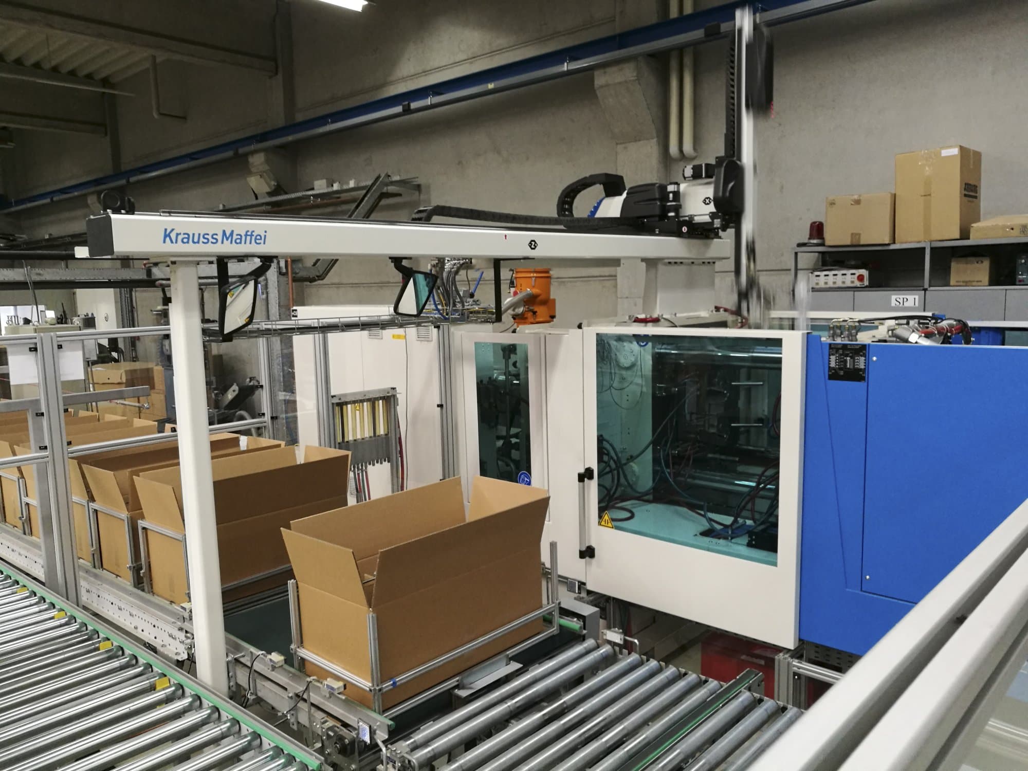 Pravý pohled  1 na Krauss Maffei 200-750 CX stroj