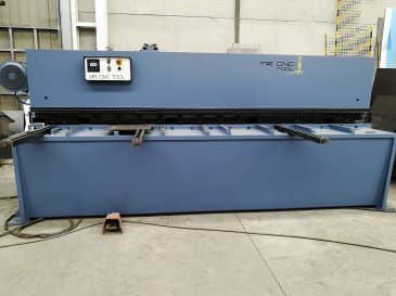 Čelní pohled  na Loire Safe CHP-6/31 stroj