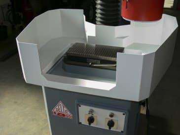 Čelní pohled  na DELTA LF-350 stroj