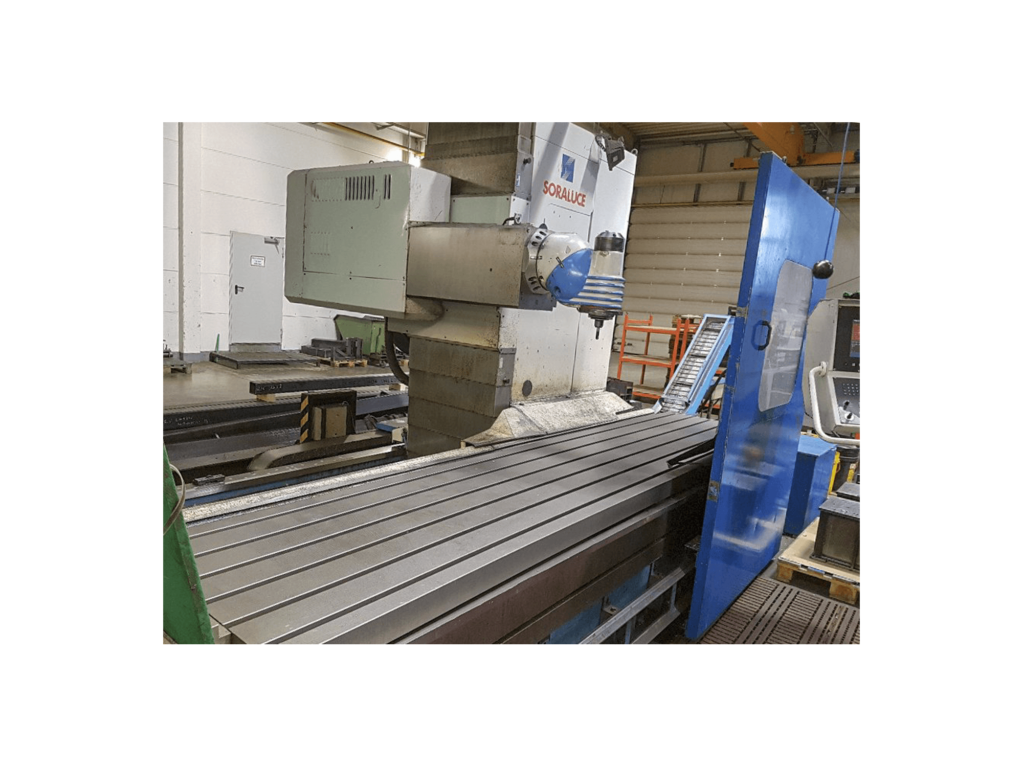 Levý pohled na Soraluce SL-4000 stroj
