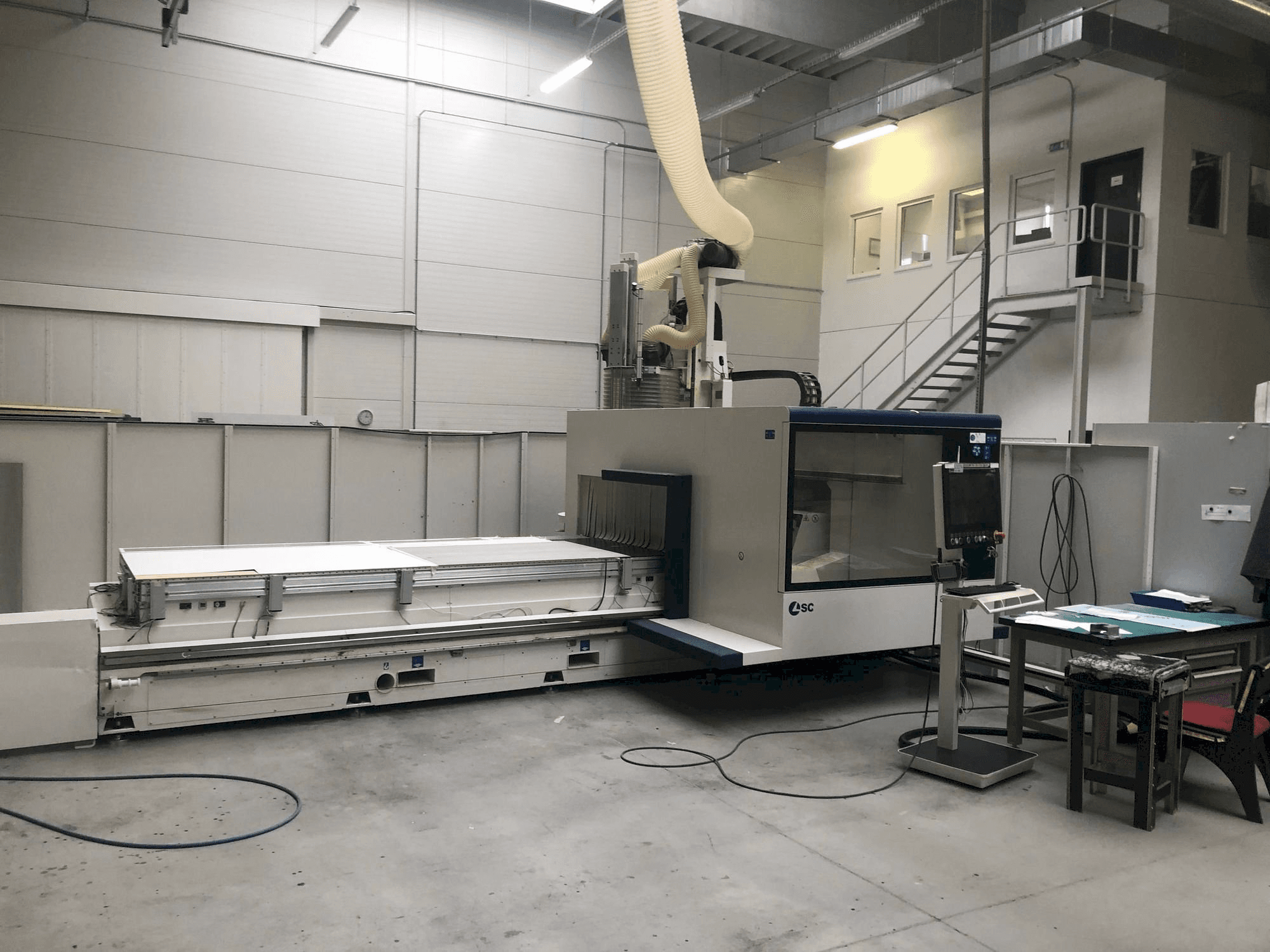 Čelní pohled na SCM ACCORD 50 FX-M stroj