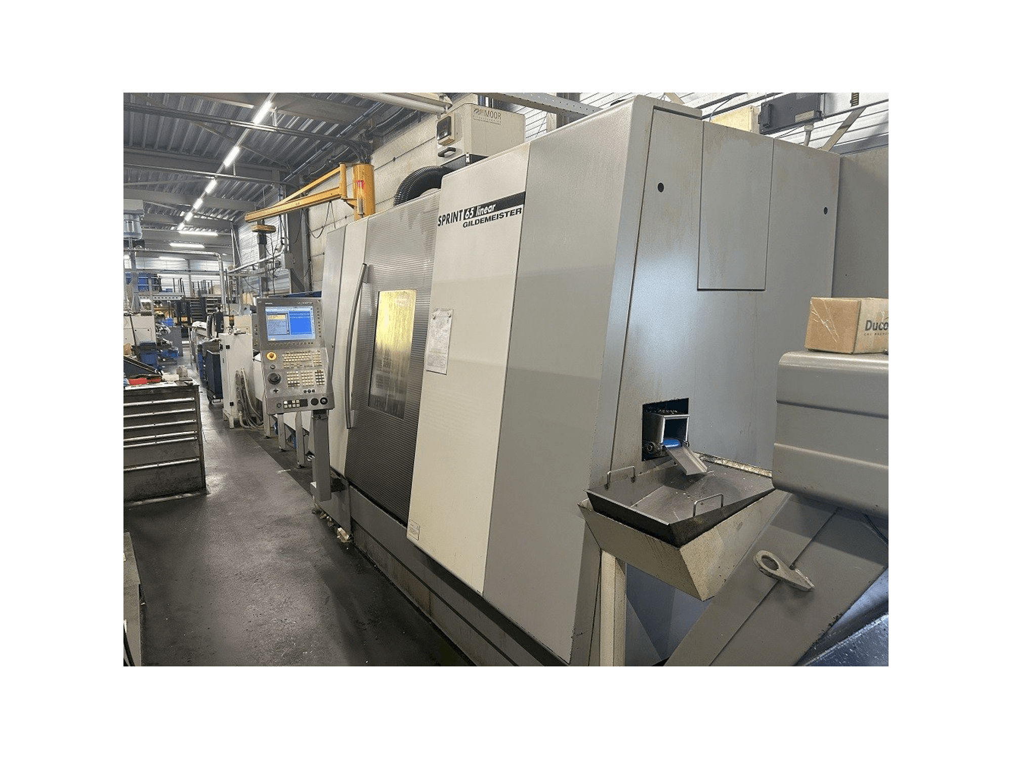 Čelní pohled na Gildemeister sprint 65 linear stroj