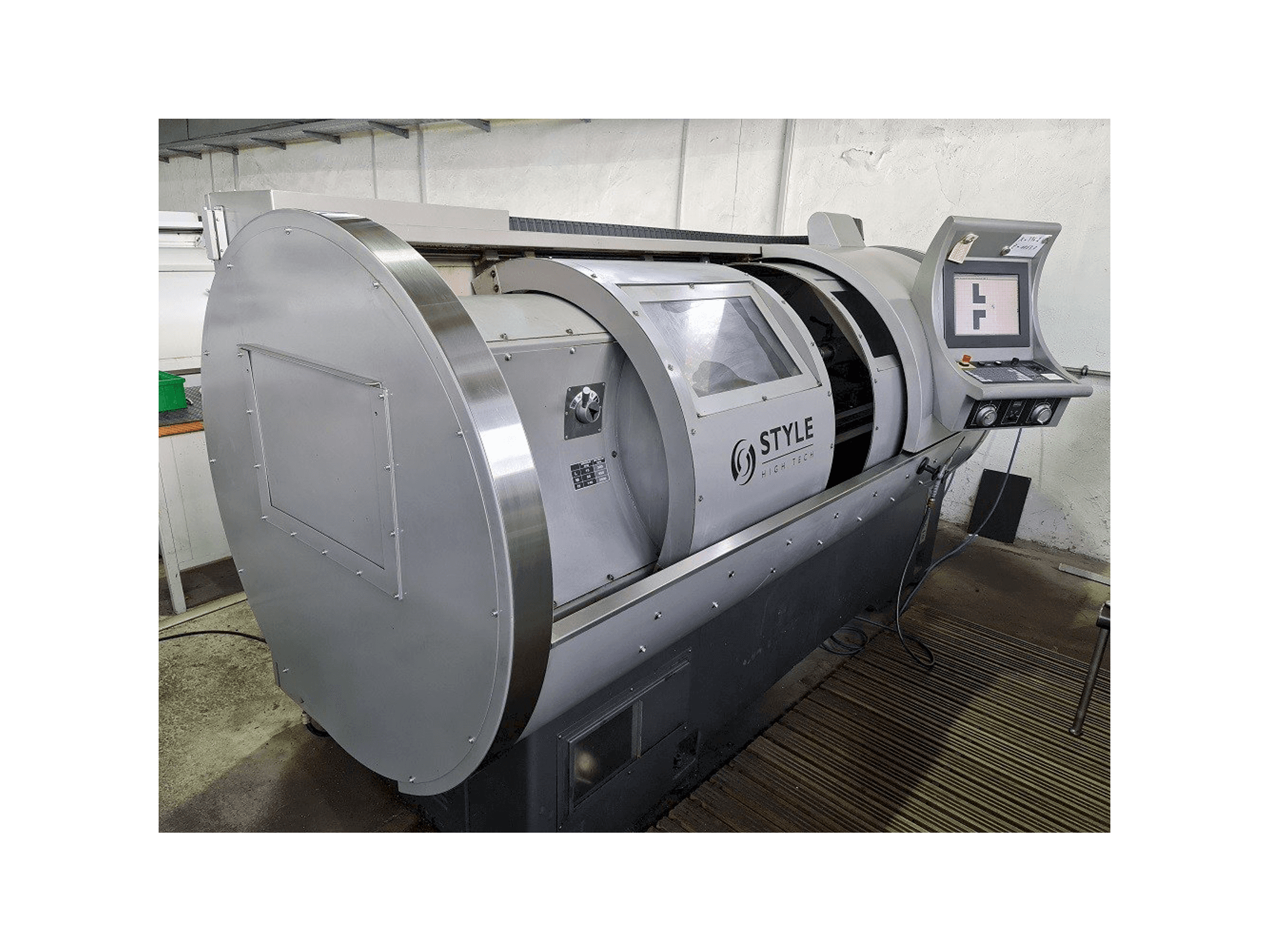 Čelní pohled na STYLE 510 X 1350 stroj