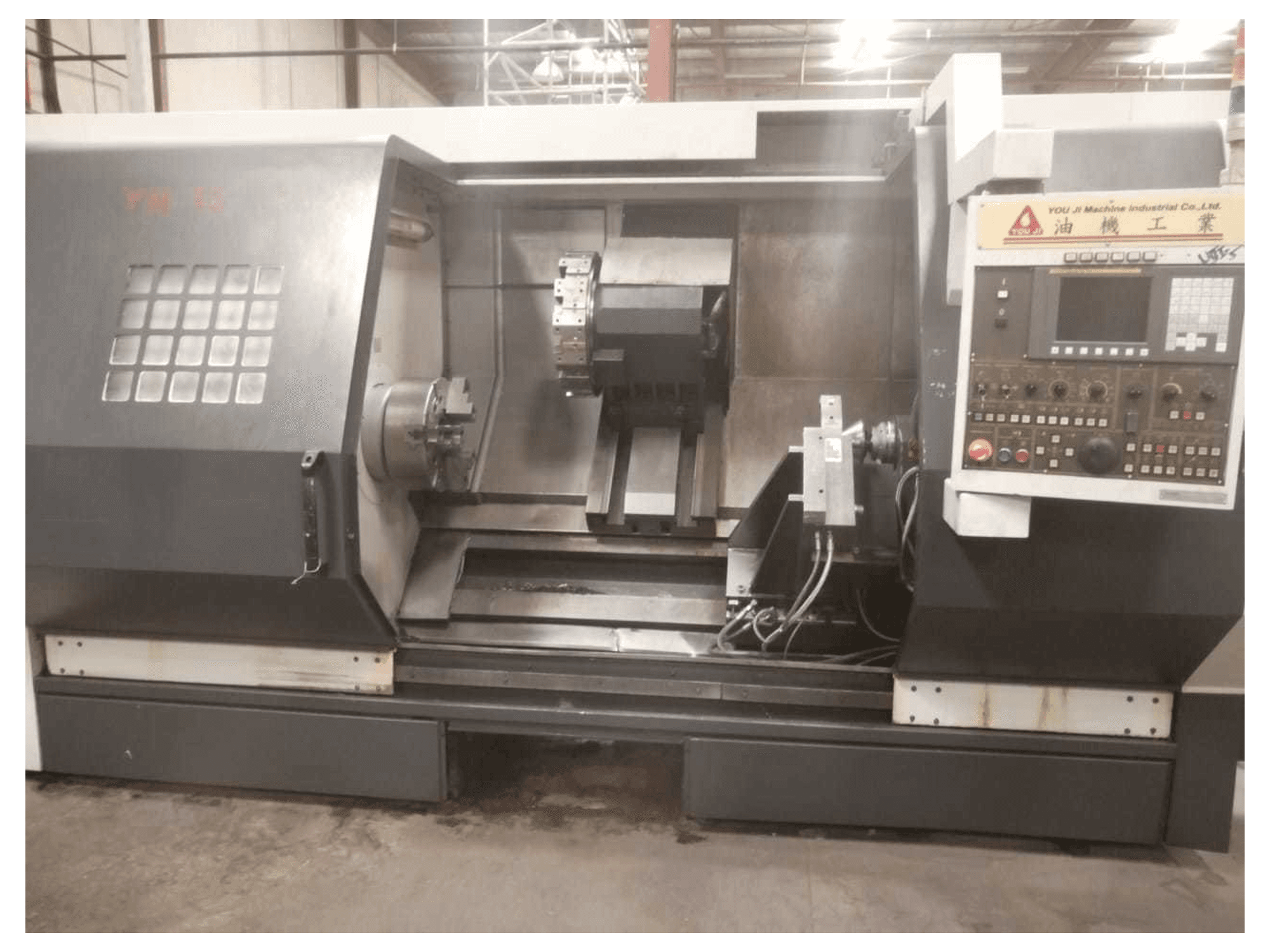 Čelní pohled na YOU JI YH-36/135 stroj