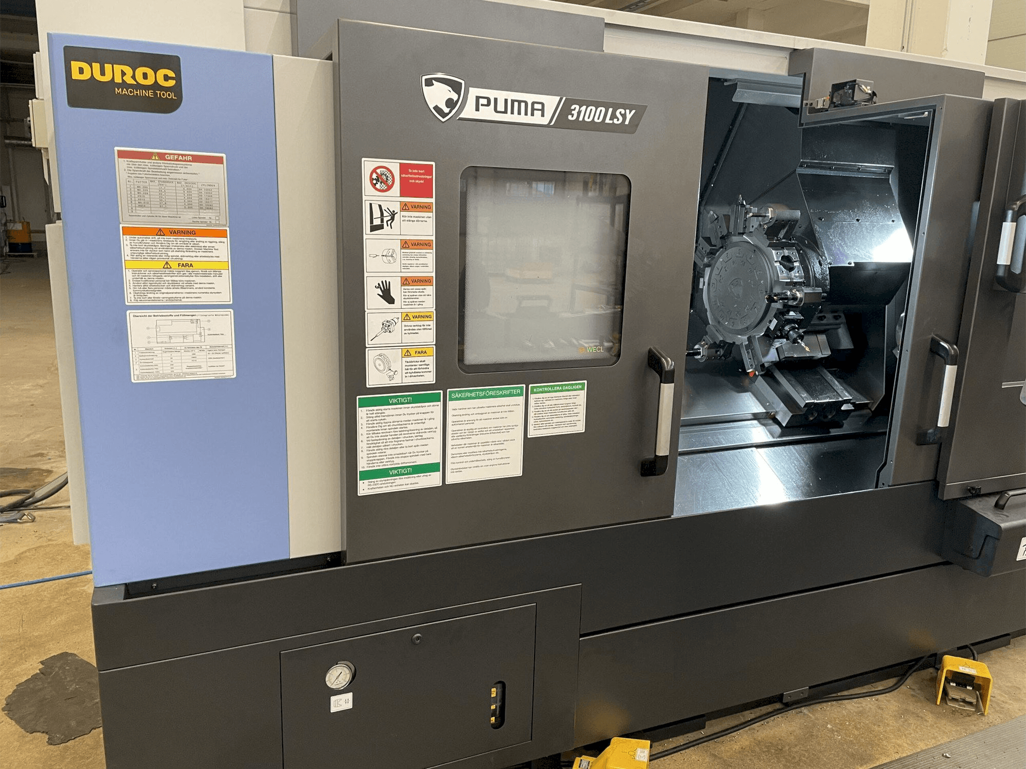 Čelní pohled na Doosan Puma stroj