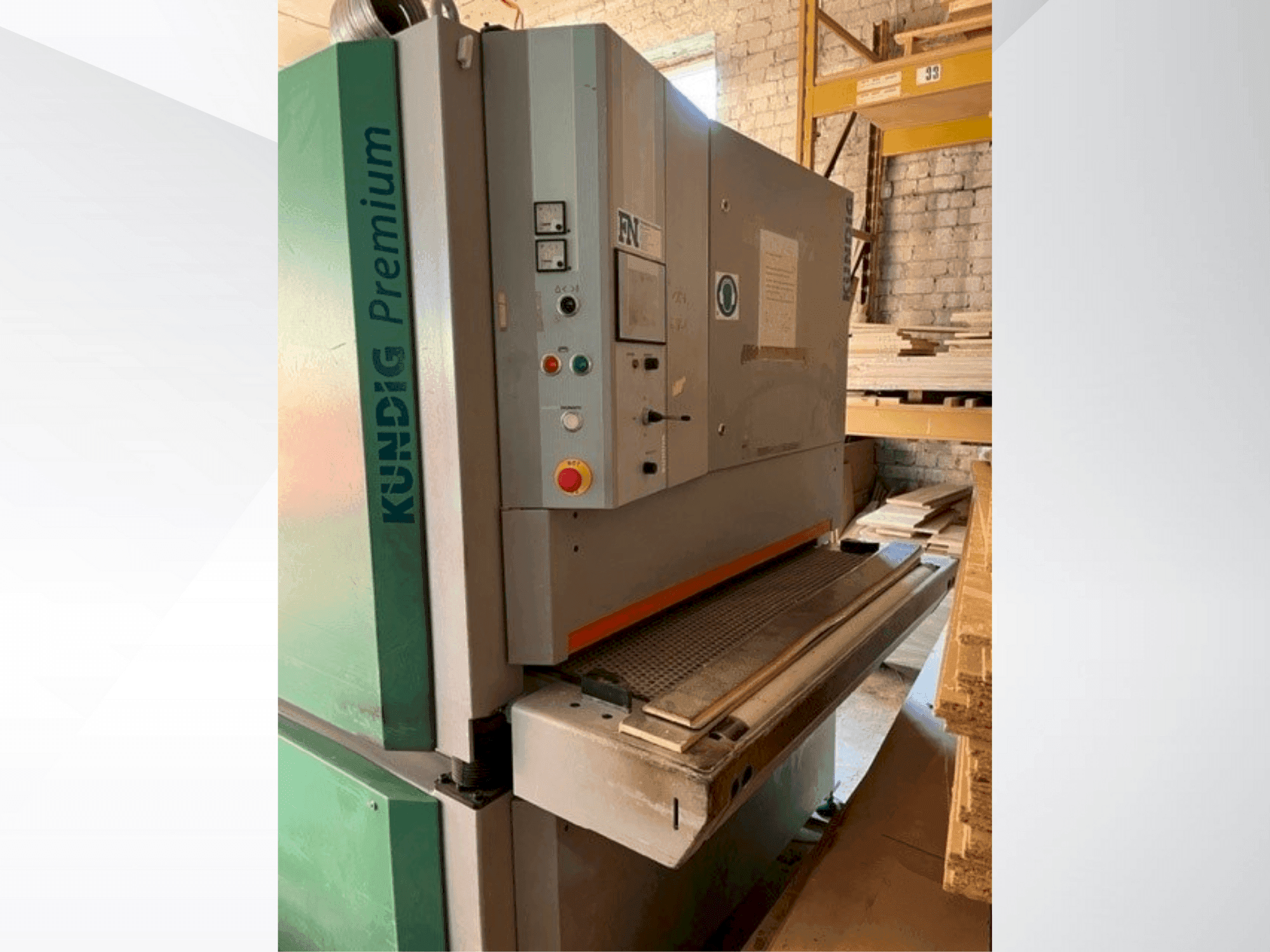 Čelní pohled na Kundig Premium-2 1100-RE stroj