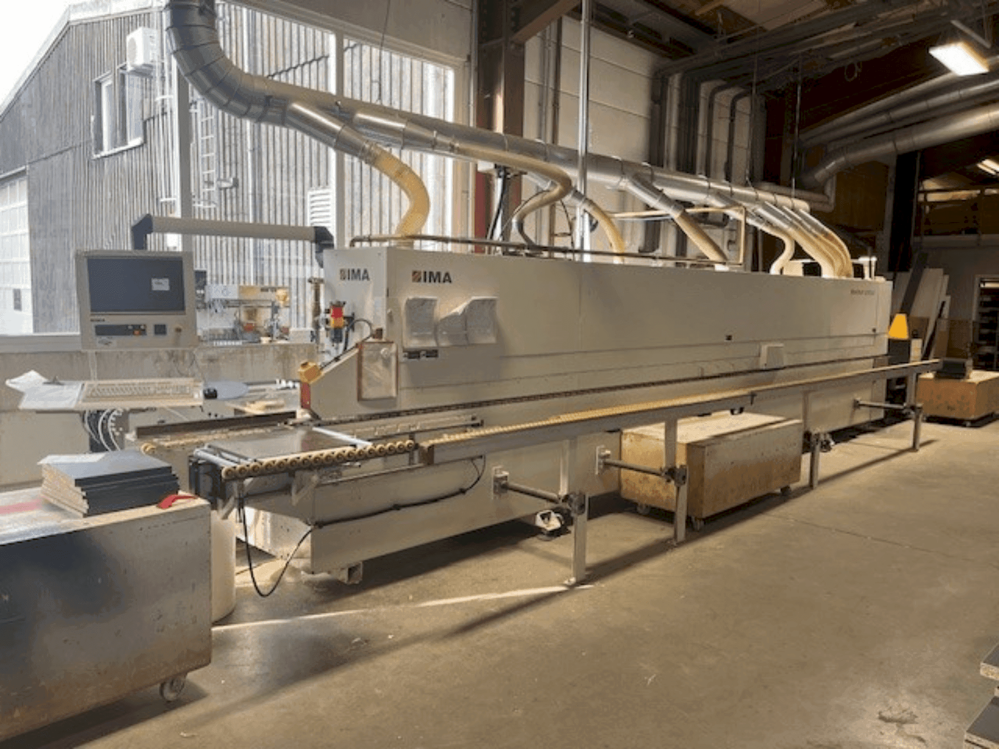 Čelní pohled na IMA Novimat/Contour/I/G80/700/R3+ stroj