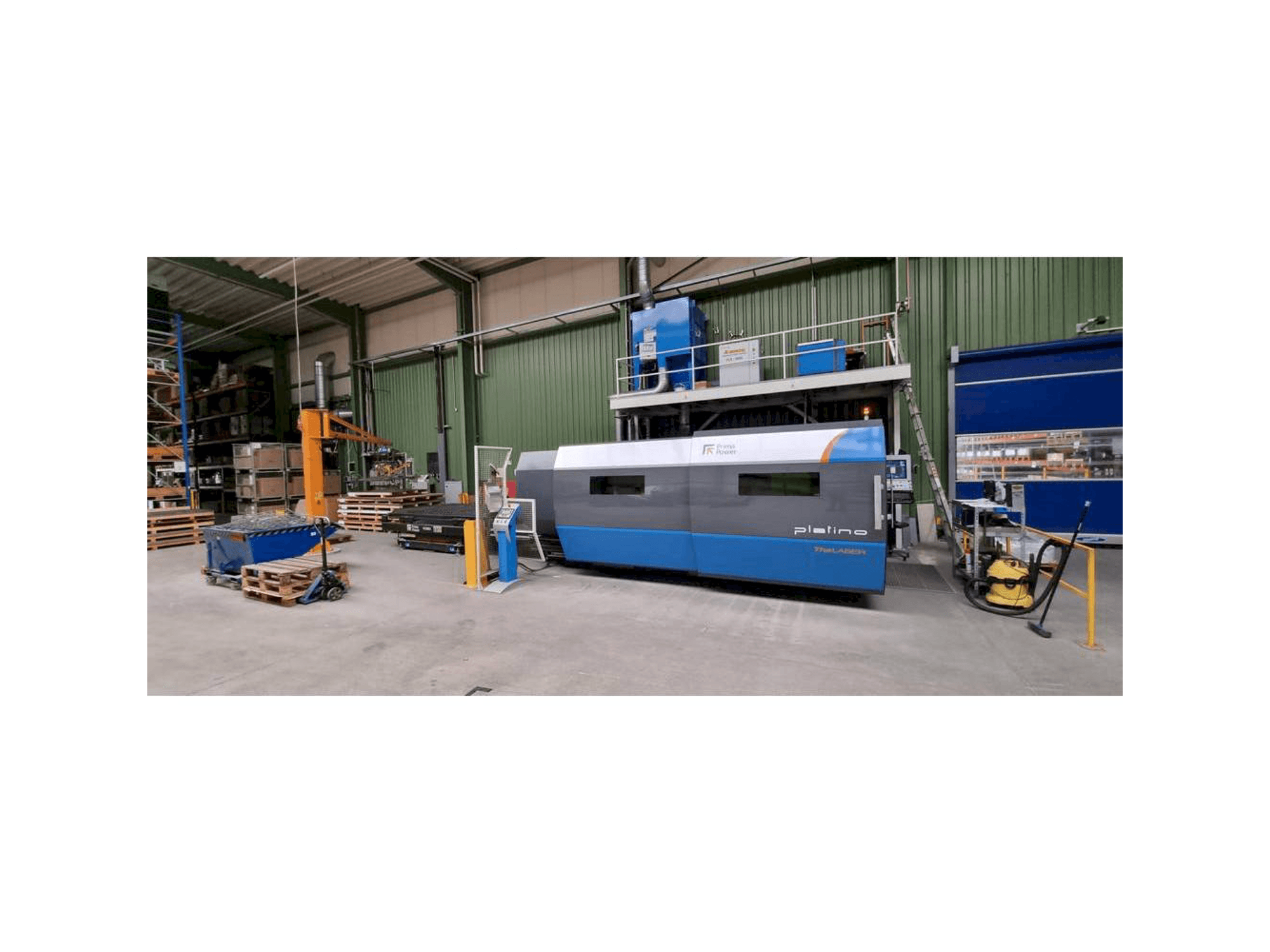 Čelní pohled na Prima Power Platino Fiber stroj