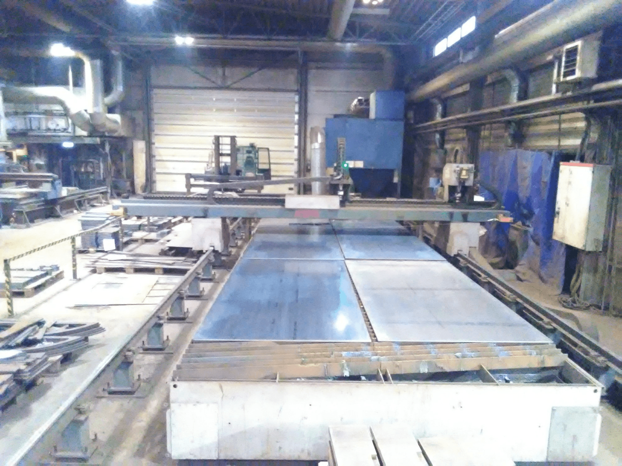 Čelní pohled na Durma PL-30120 stroj