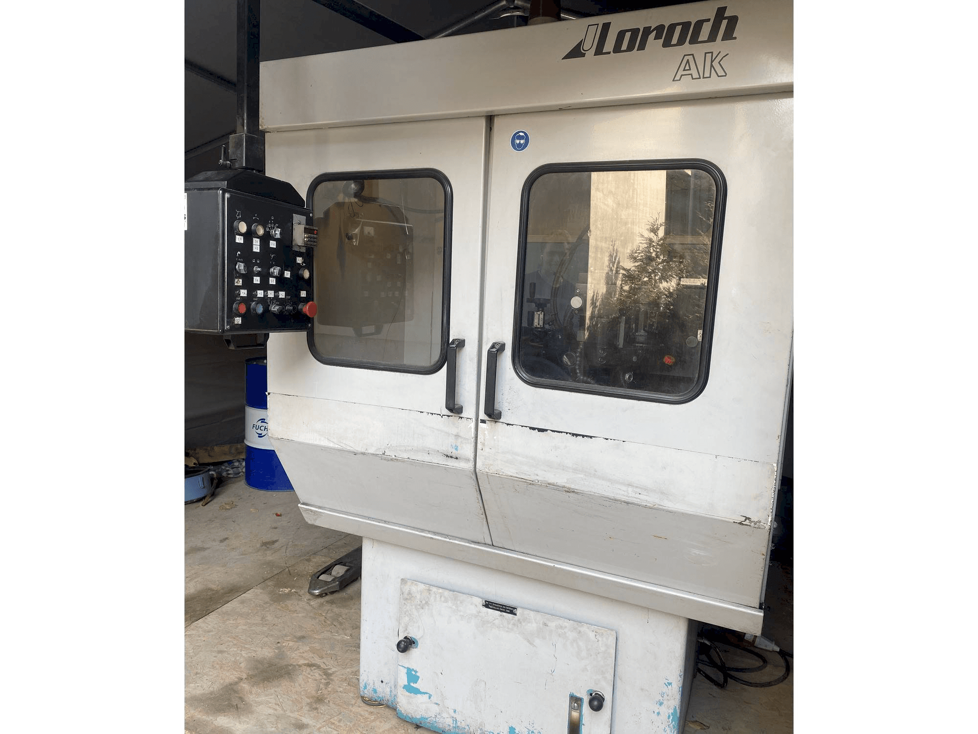 Čelní pohled na Loroch AK stroj