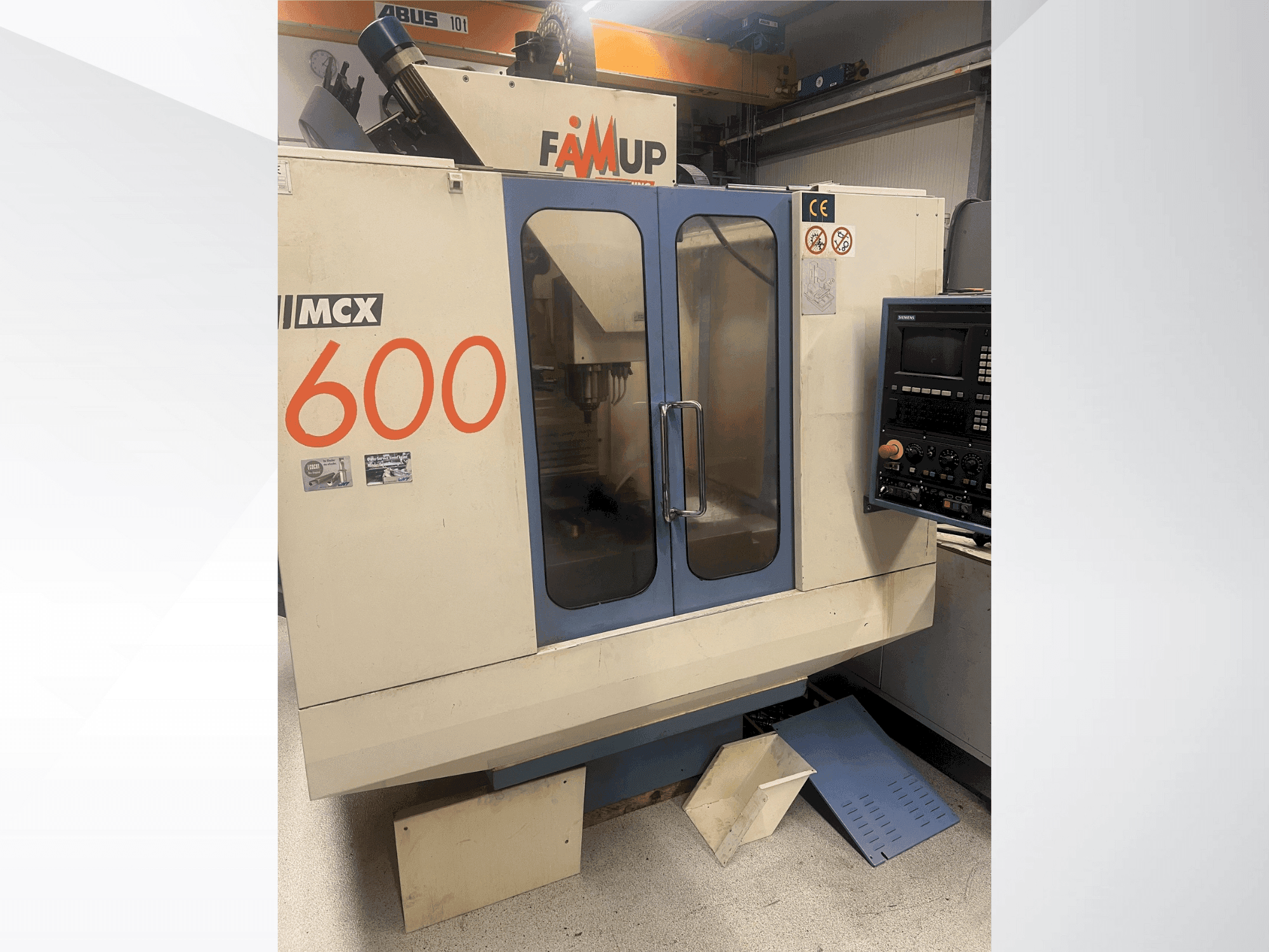 Čelní pohled na FAMUP MCX 600 stroj