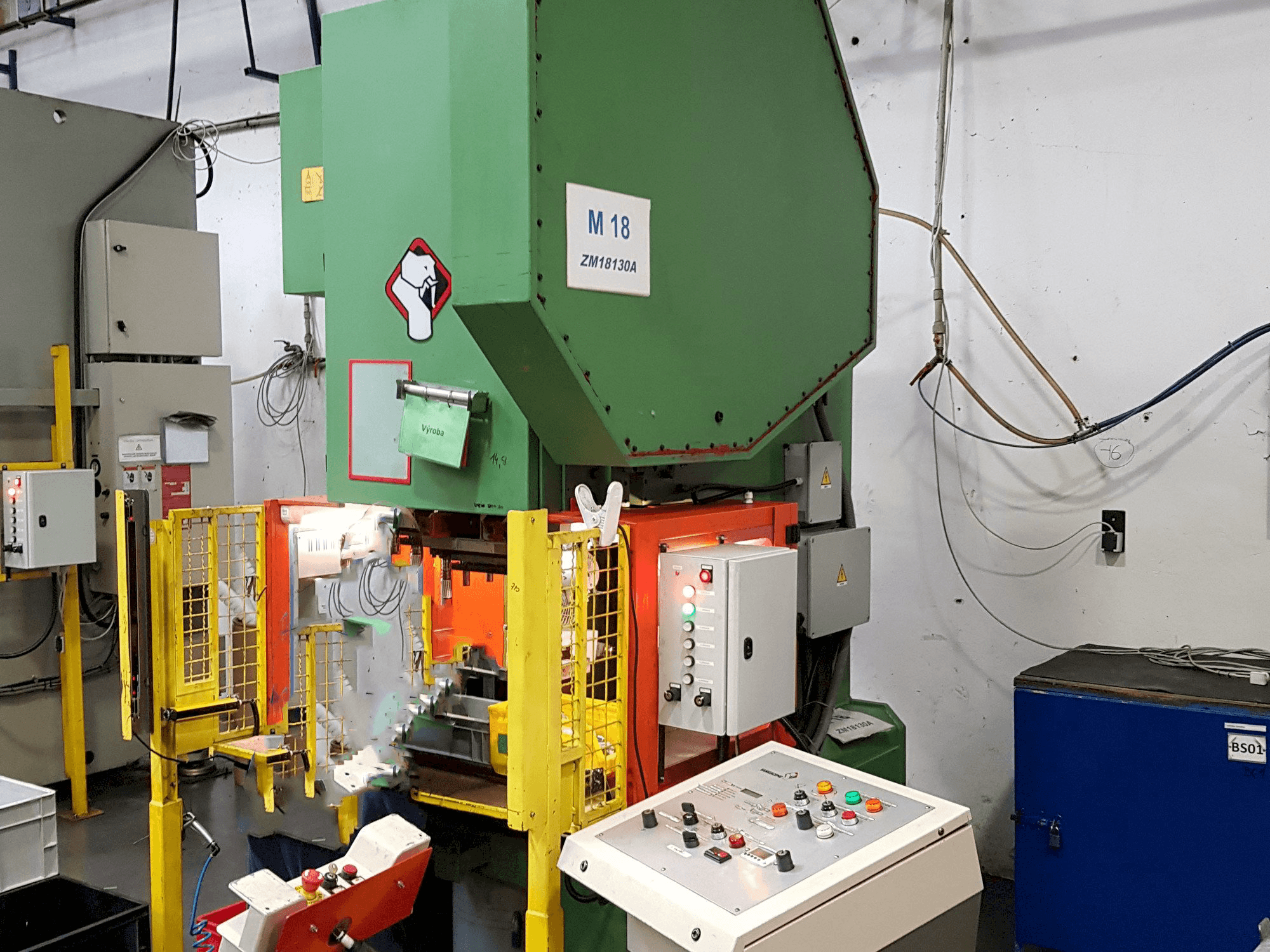 Čelní pohled na Giacomo T 130R stroj