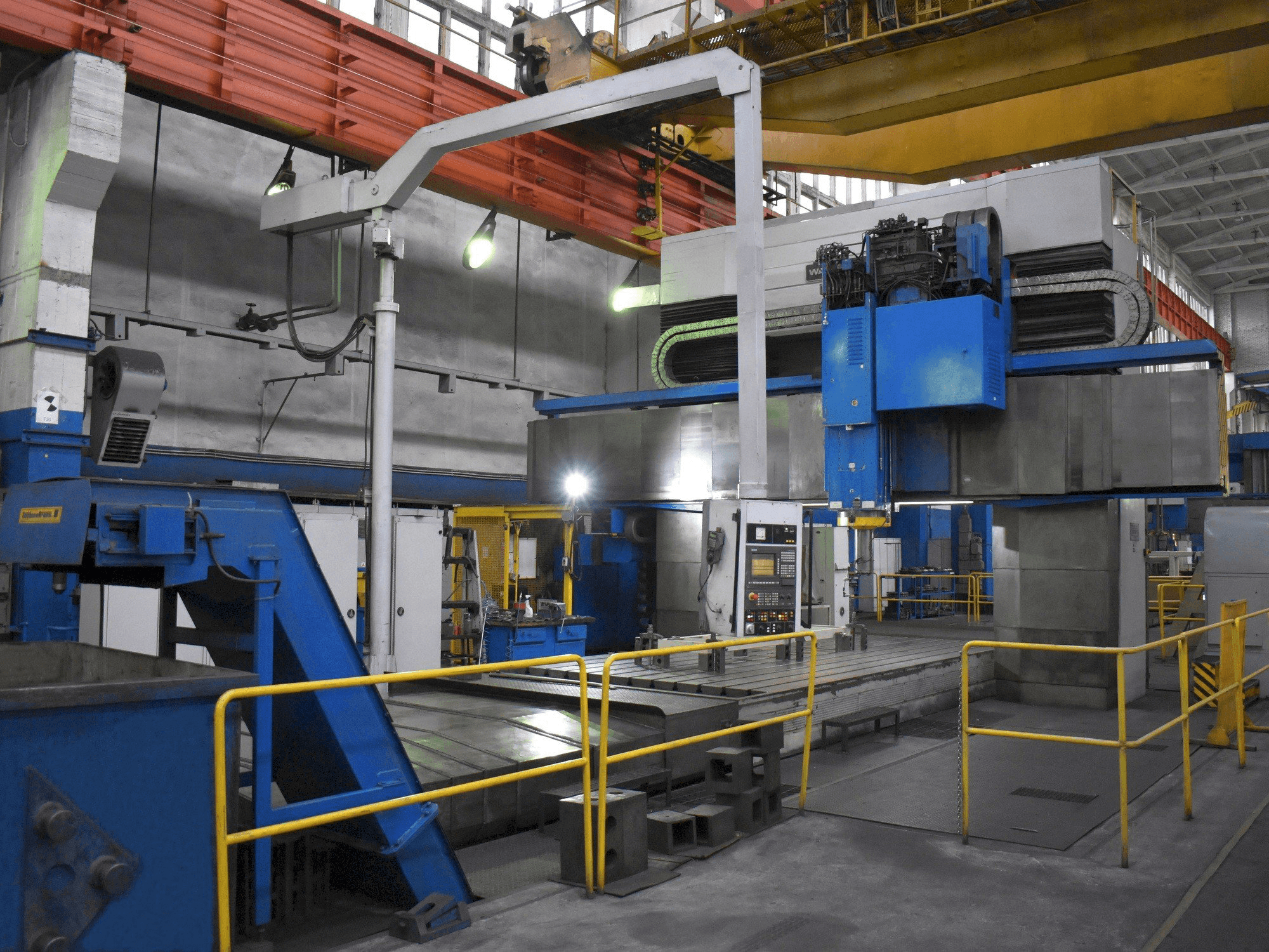 Čelní pohled na WALDRICH COBURG 17S 10FP 300 NC stroj