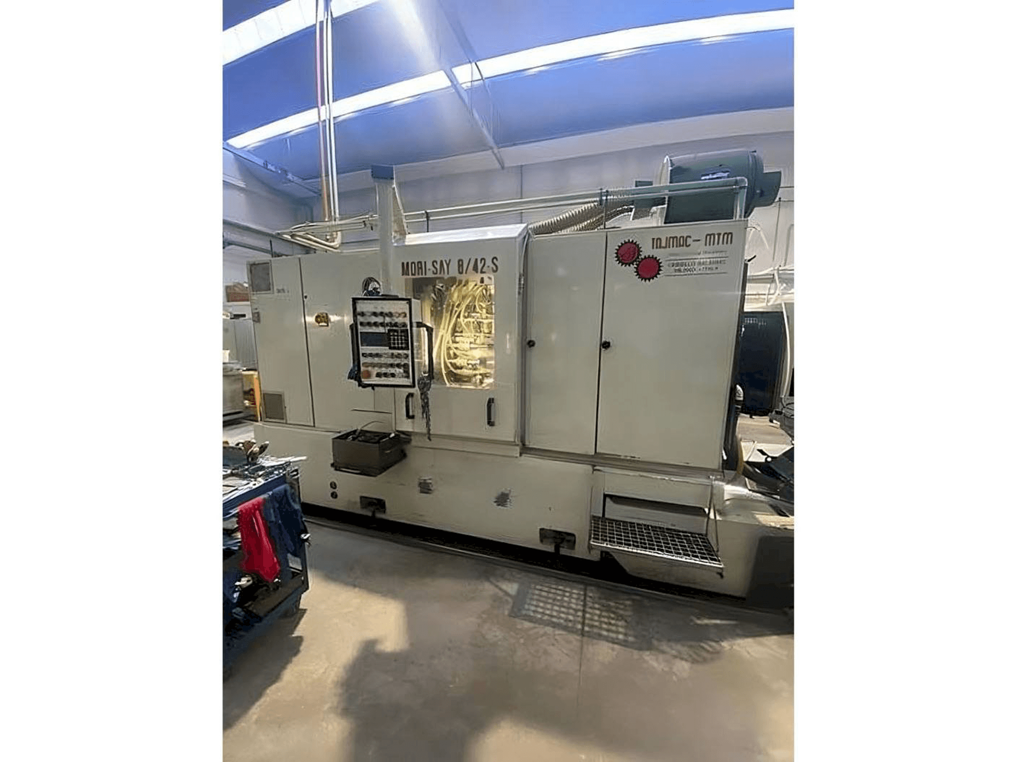 Čelní pohled na MORI SAY 8/42-S stroj
