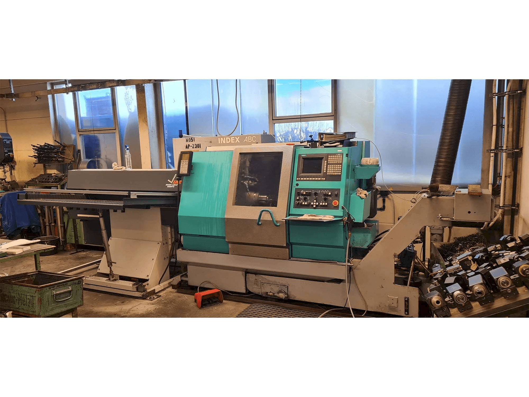 Čelní pohled na Index ABC stroj