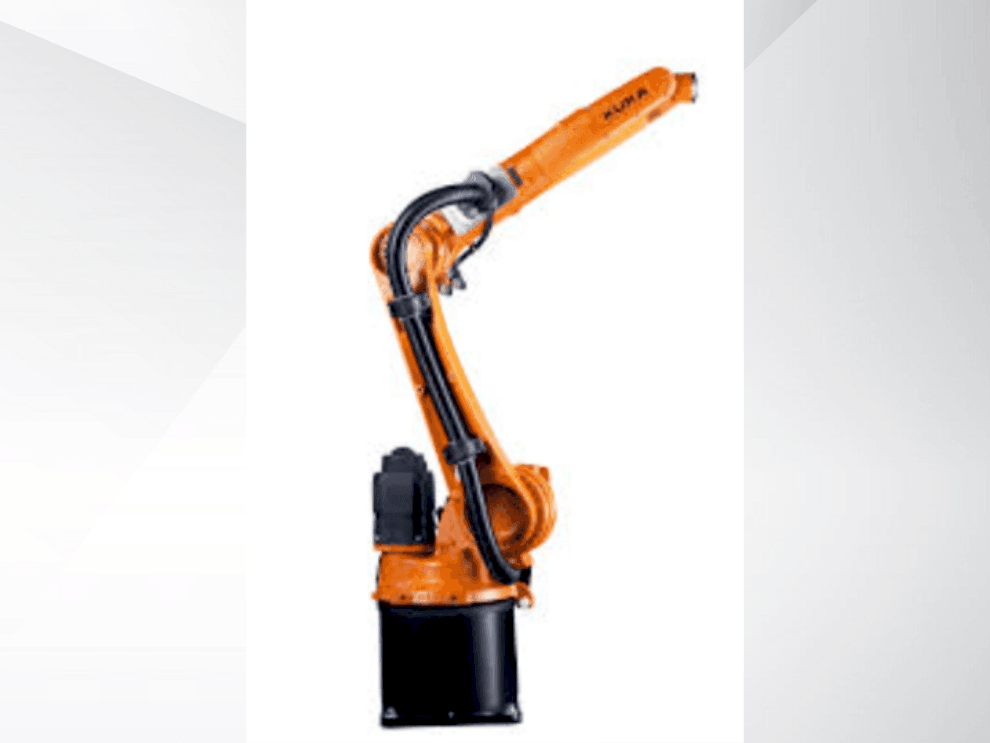 Čelní pohled na KUKA KR 6 R1820 stroj