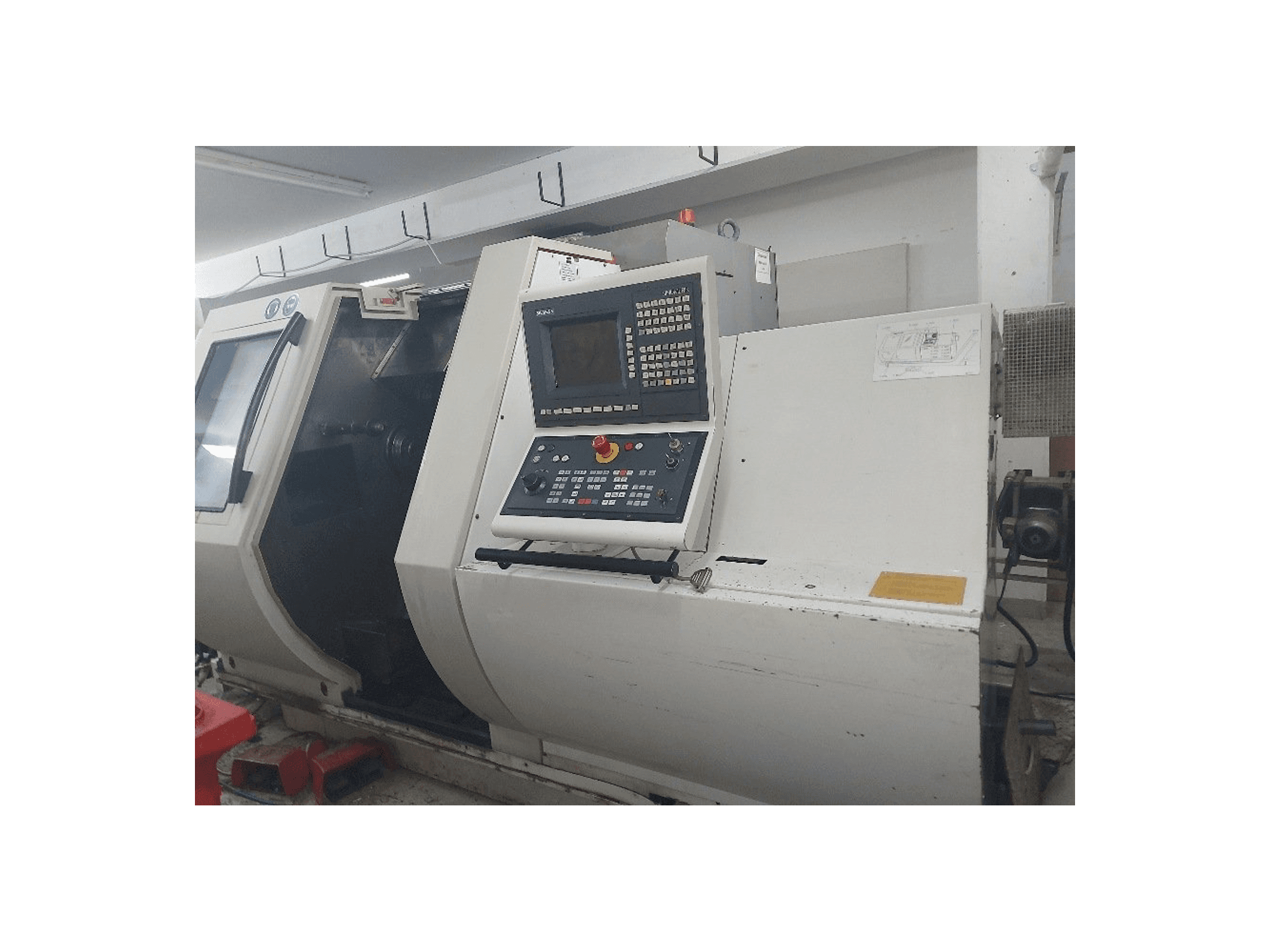 Čelní pohled na Gildemeister MF Twin 65 stroj