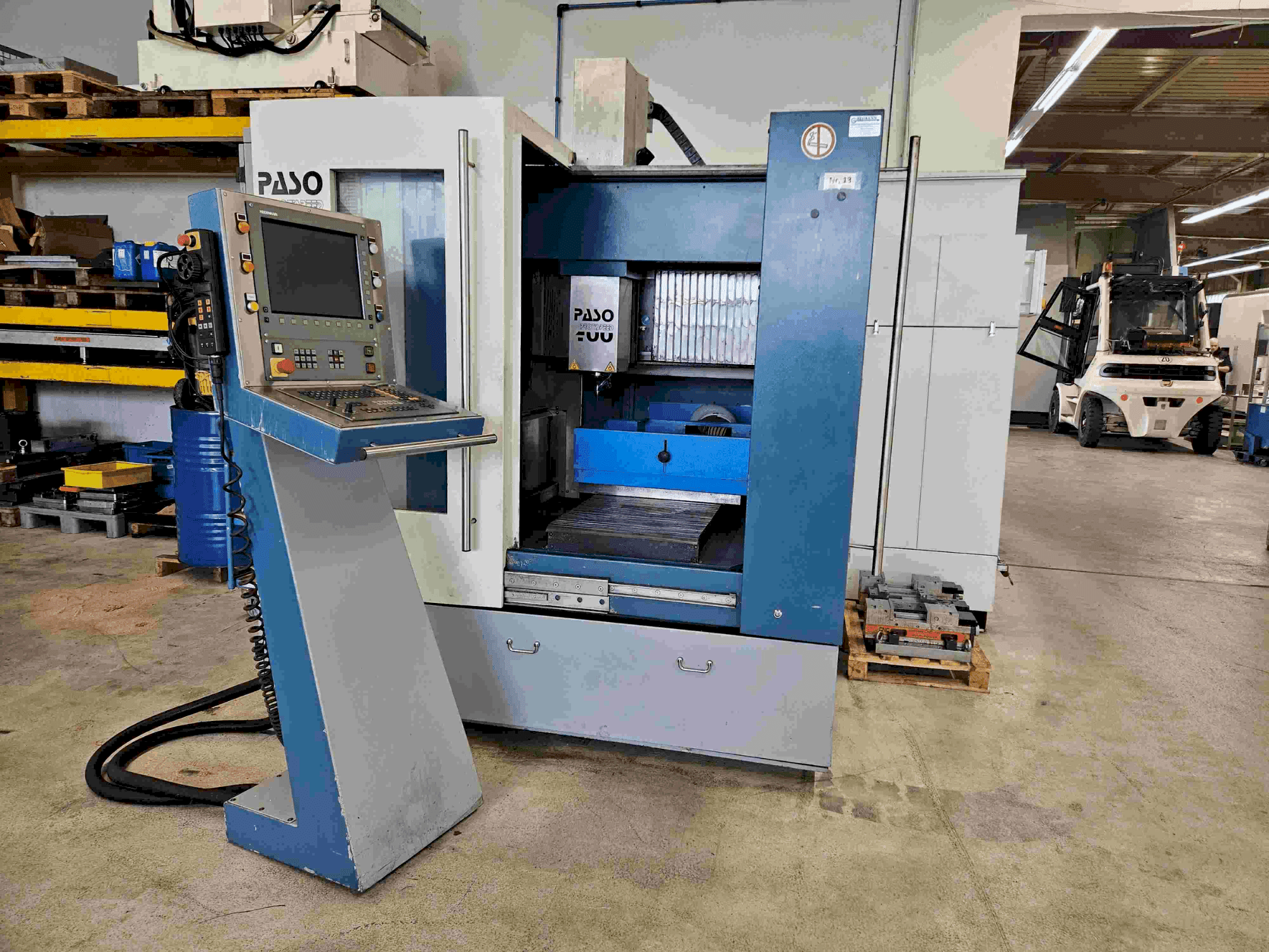 Čelní pohled na PASO PS400 (2004) stroj