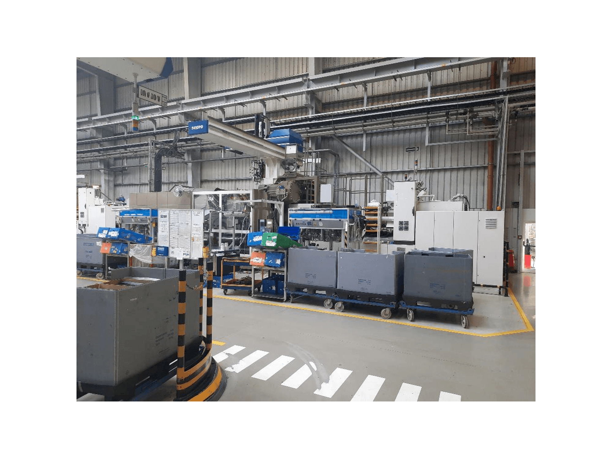 Čelní pohled na Battenfeld 2000/19000 stroj