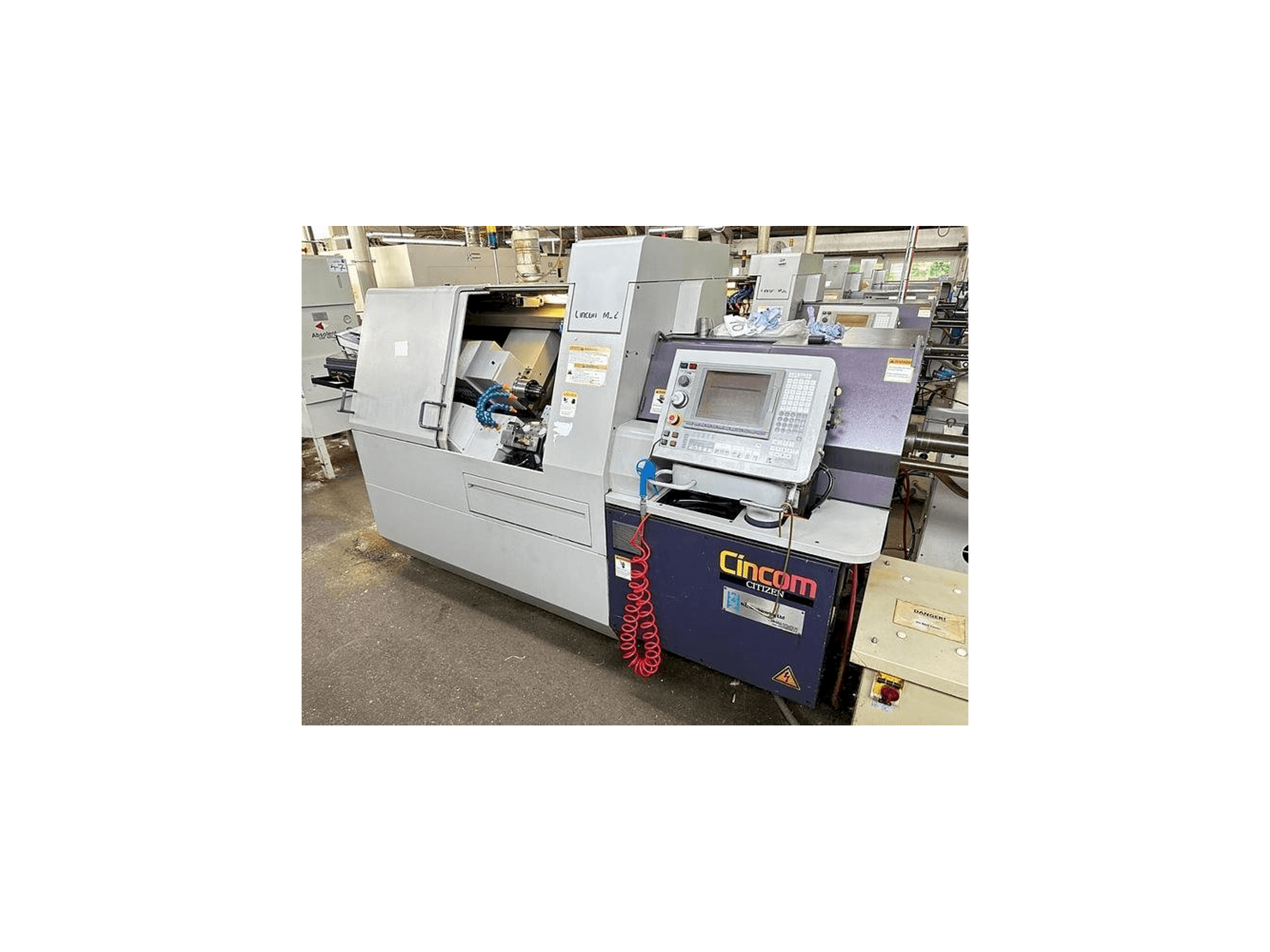 Čelní pohled na Citizen M32 III stroj