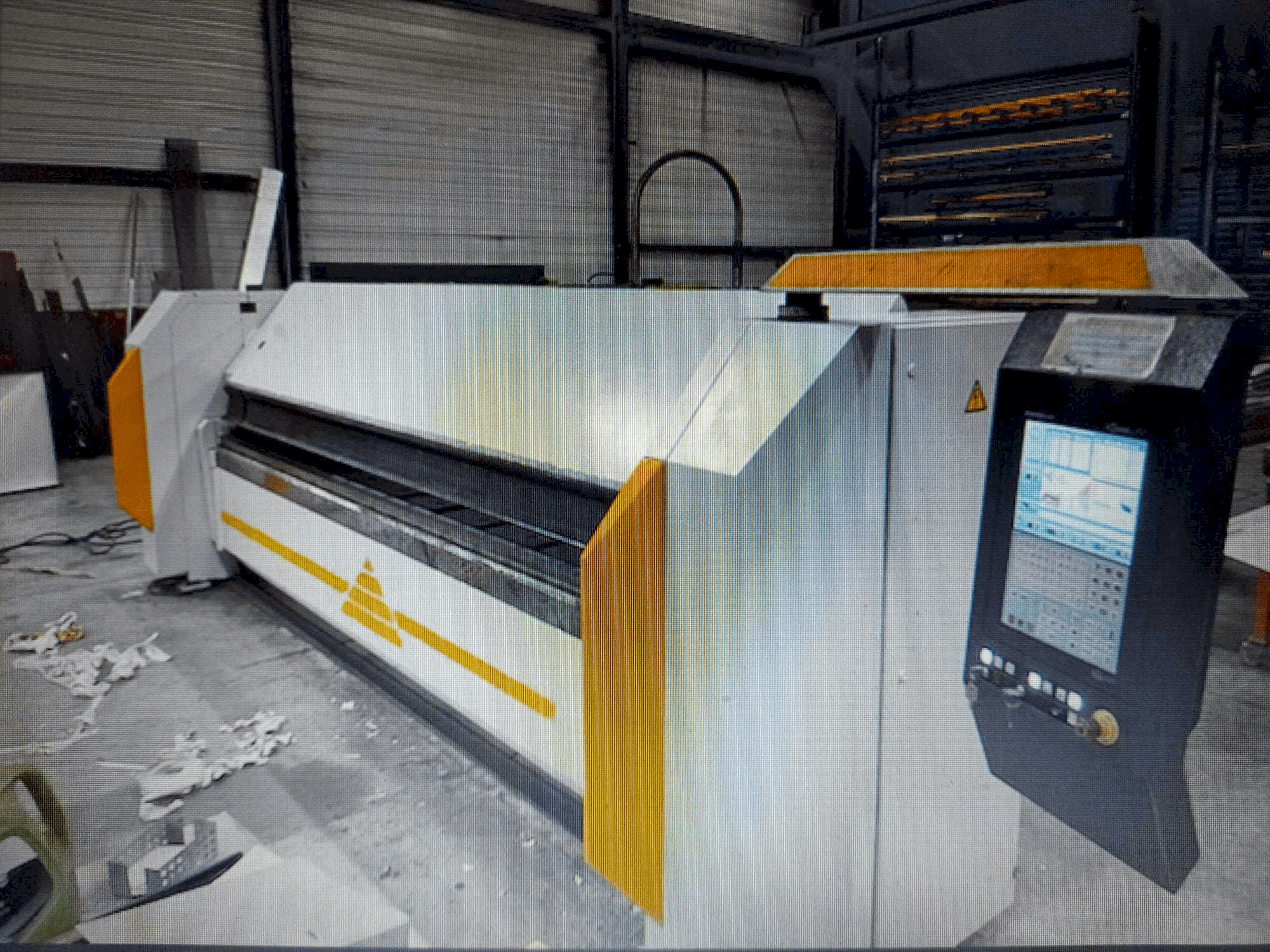 Čelní pohled na RAS 73.40 flexibend stroj