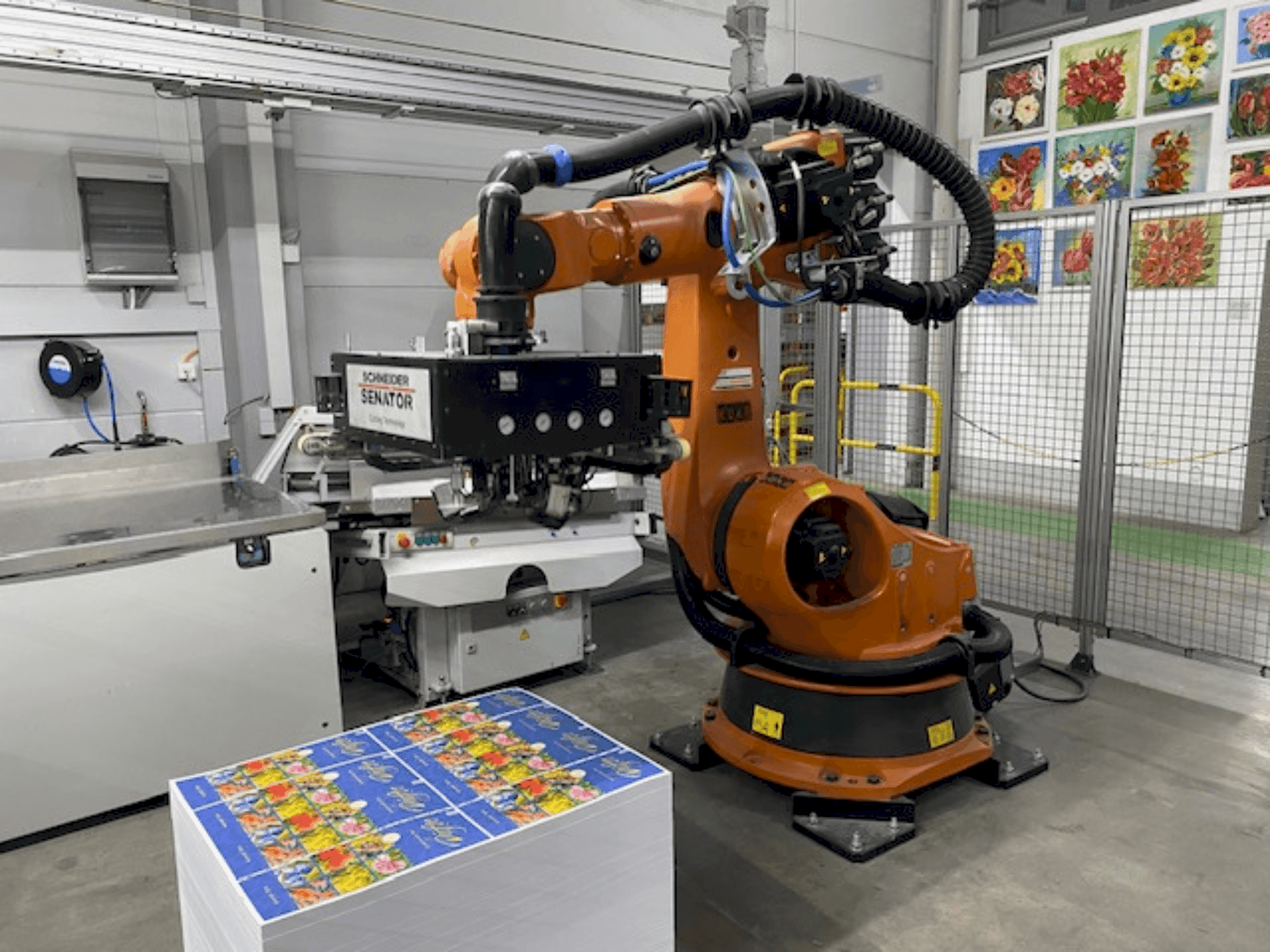 Čelní pohled na KUKA KR140-3 COMP stroj