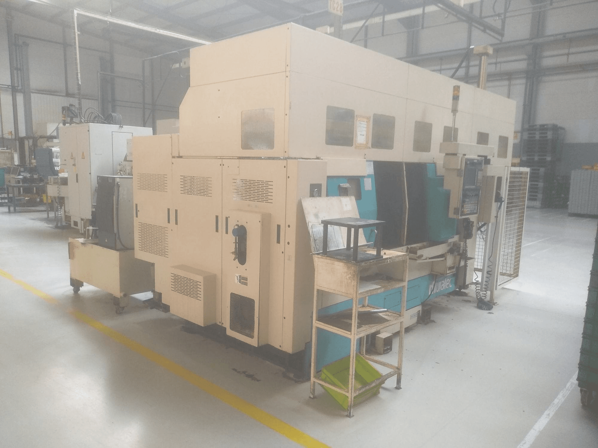 Čelní pohled na Muratec MT20 stroj