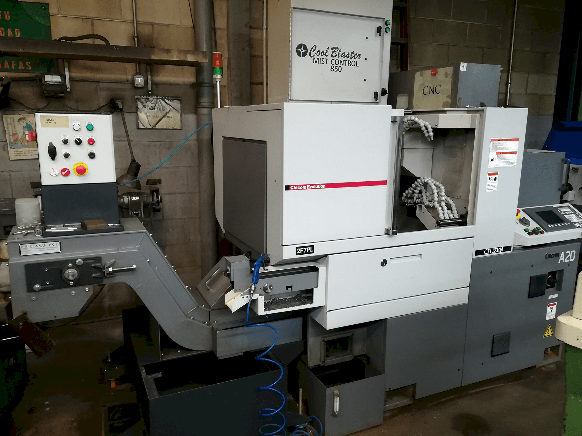 Čelní pohled na CITIZEN Cincom A20 stroj