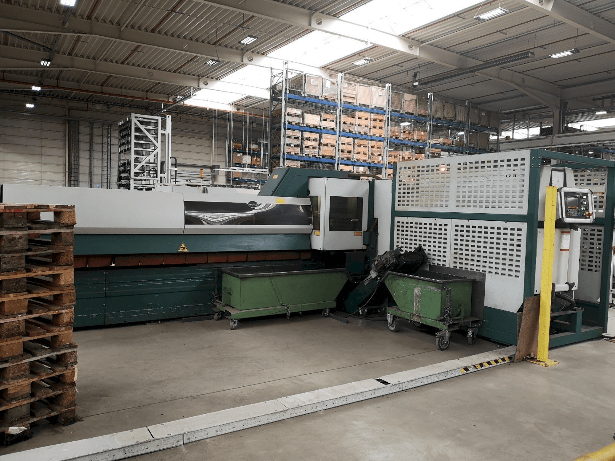 Levý pohled na BLM ADIGE LT 722 stroj