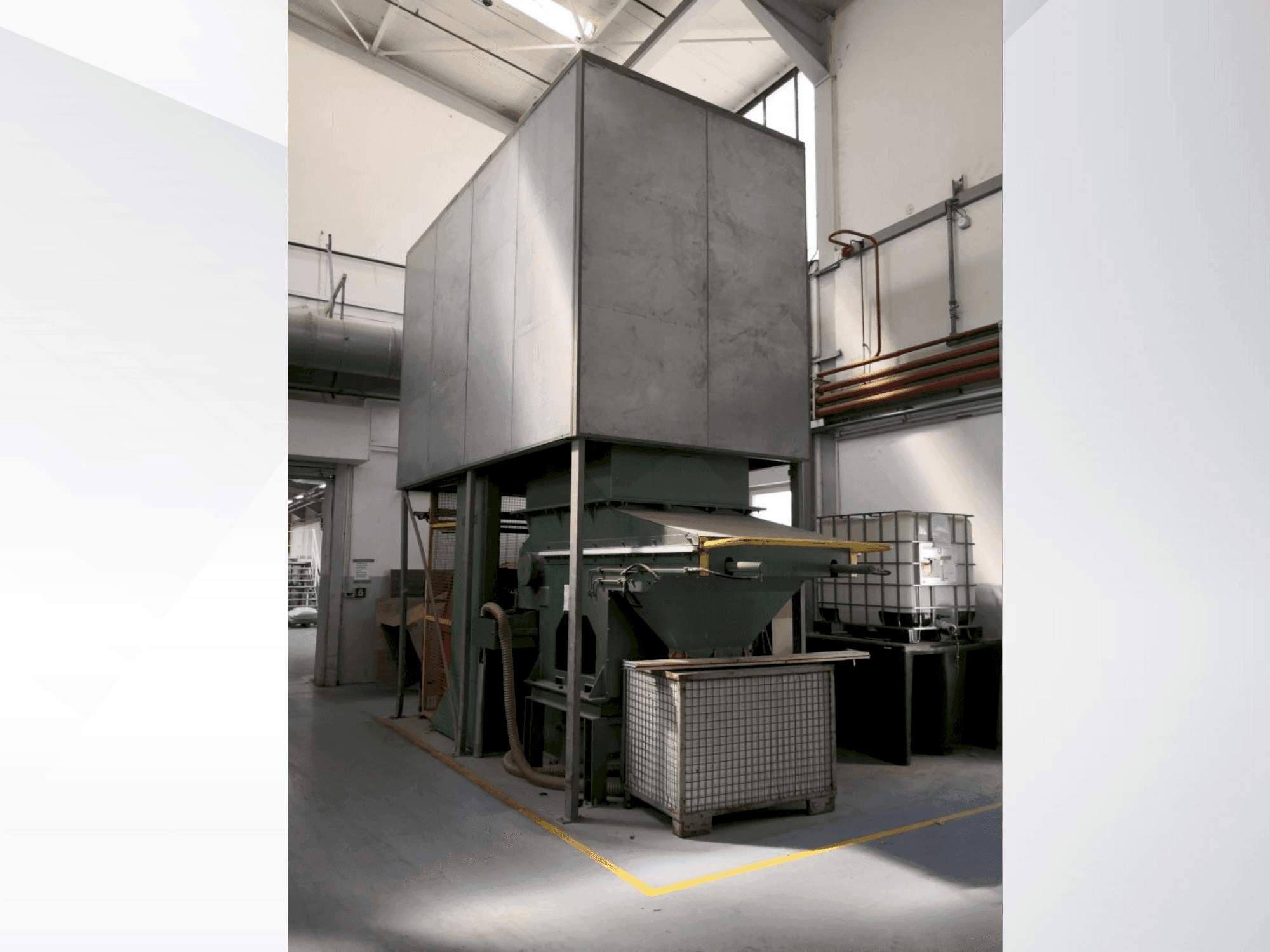 Čelní pohled na VECOPLAN VAZ 145 / 135 S stroj