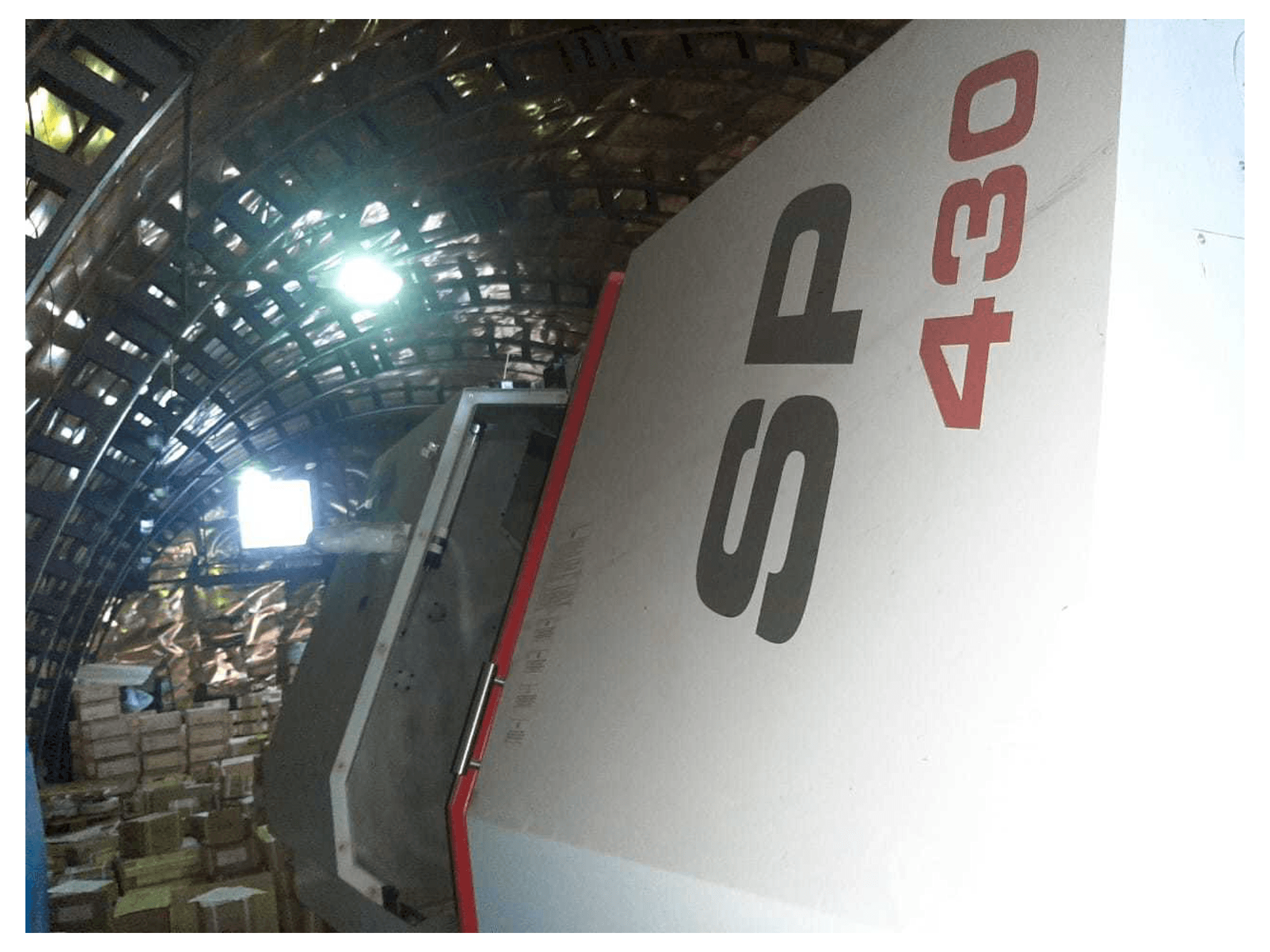 Čelní pohled na KOVOSVIT MAS SP 430 Y/L2 stroj