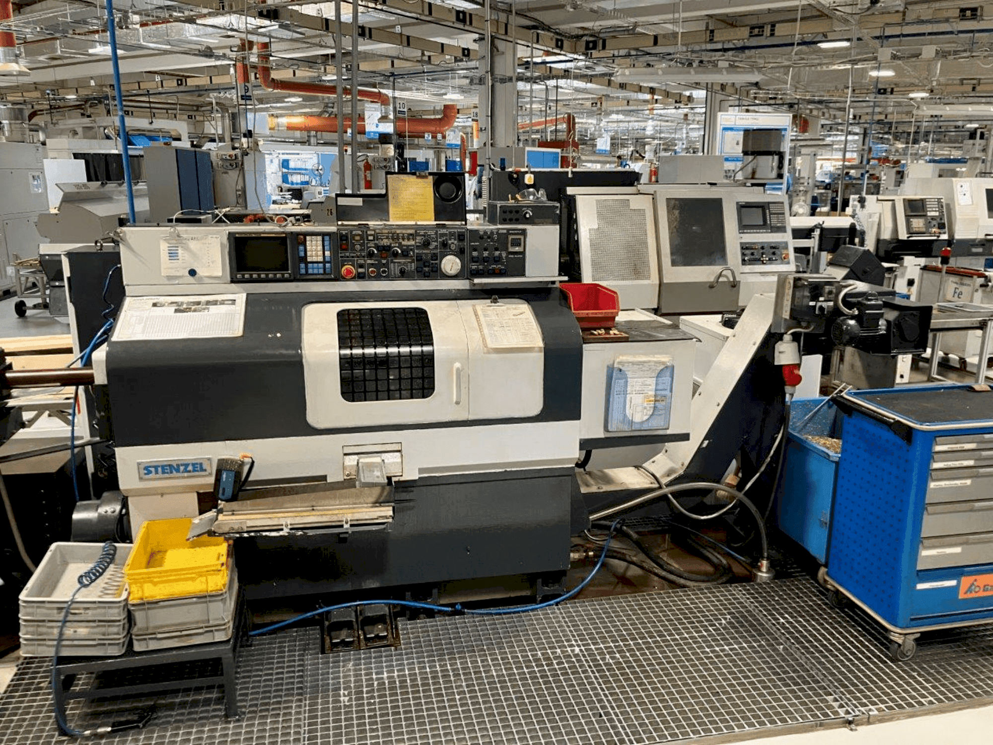 Čelní pohled na NAKAMURA TMC 15 stroj