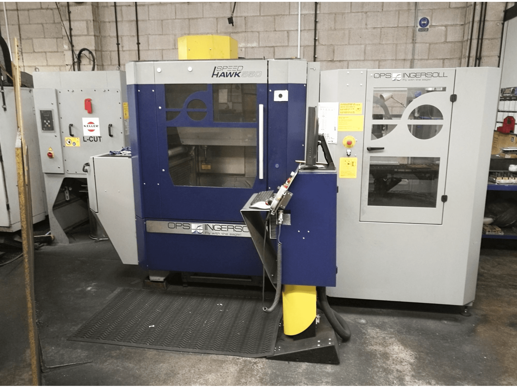 Čelní pohled na OPS-INGERSOLL Speed Hawk 550 stroj