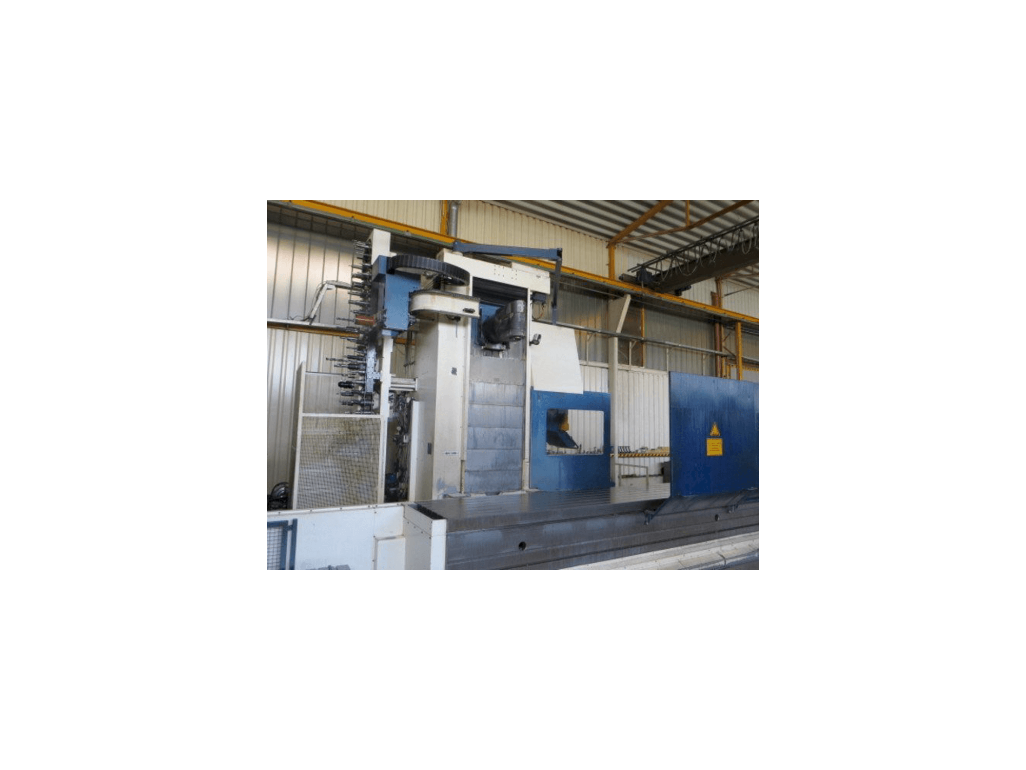 Čelní pohled na Correa L 30/84 stroj