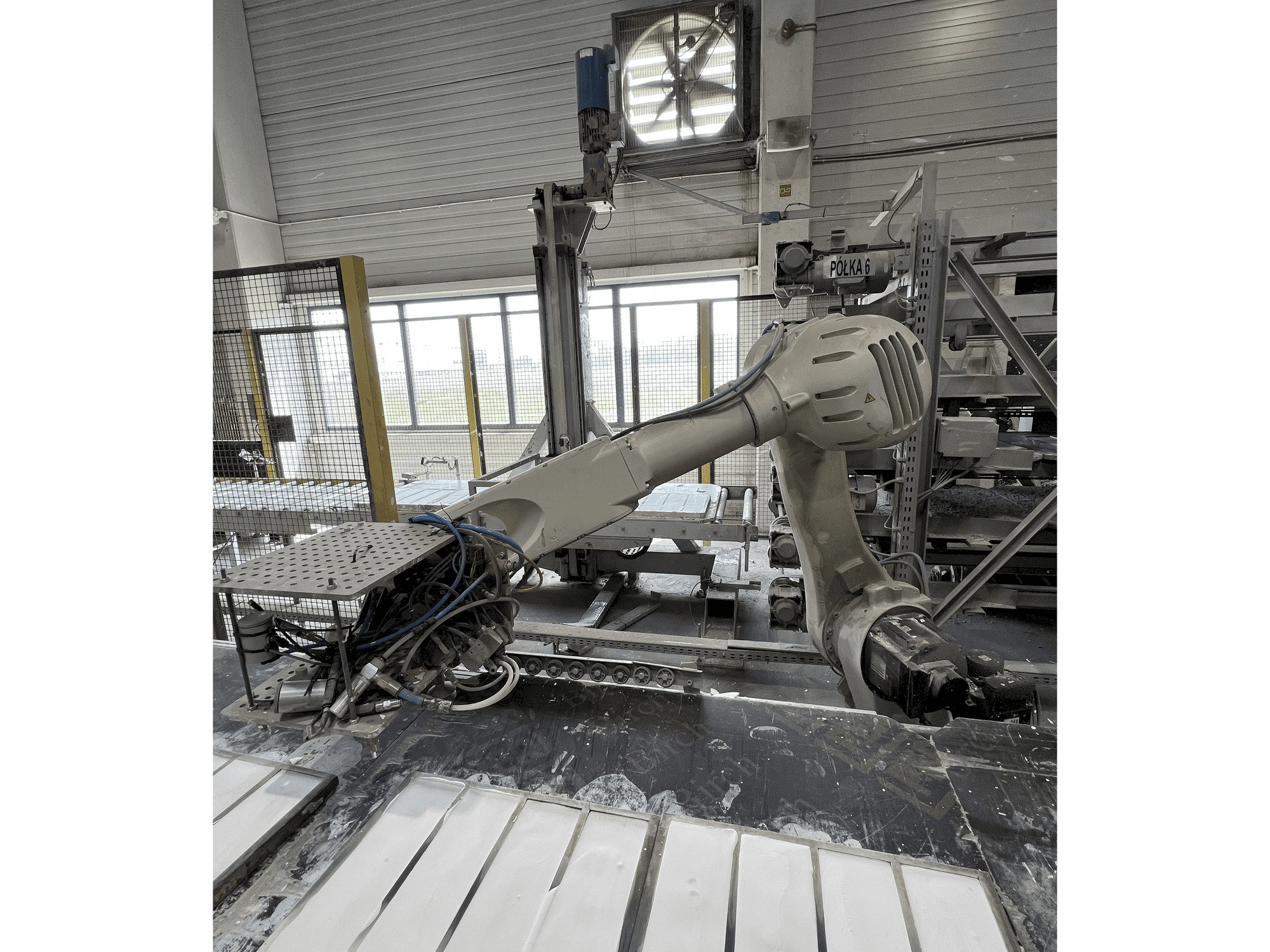 Čelní pohled na Kawasaki 3RS050N-BC02 stroj