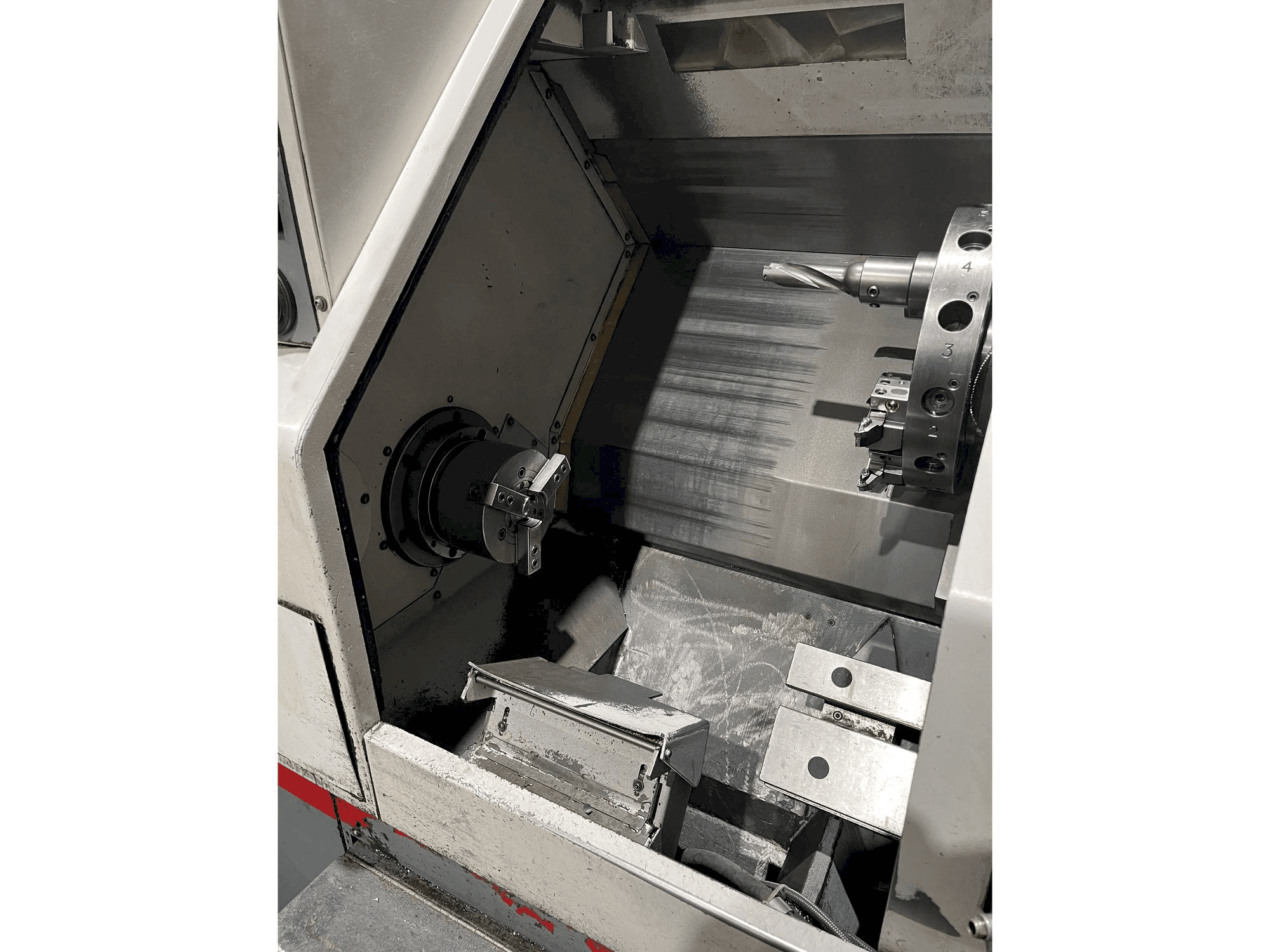 Pracovní prostor na Cincinnati Hawk TC150 stroje