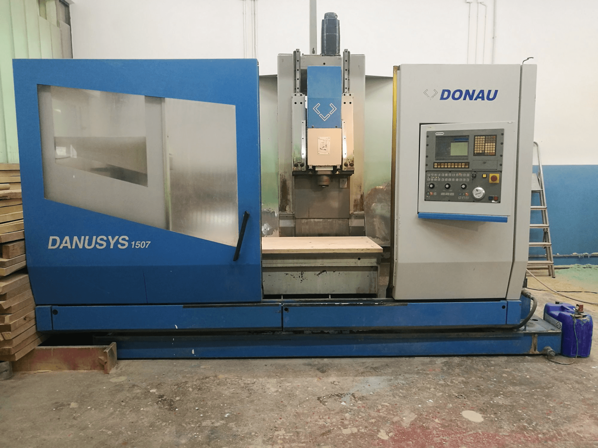 Čelní pohled na DONAU DANUSYS 1507 stroj