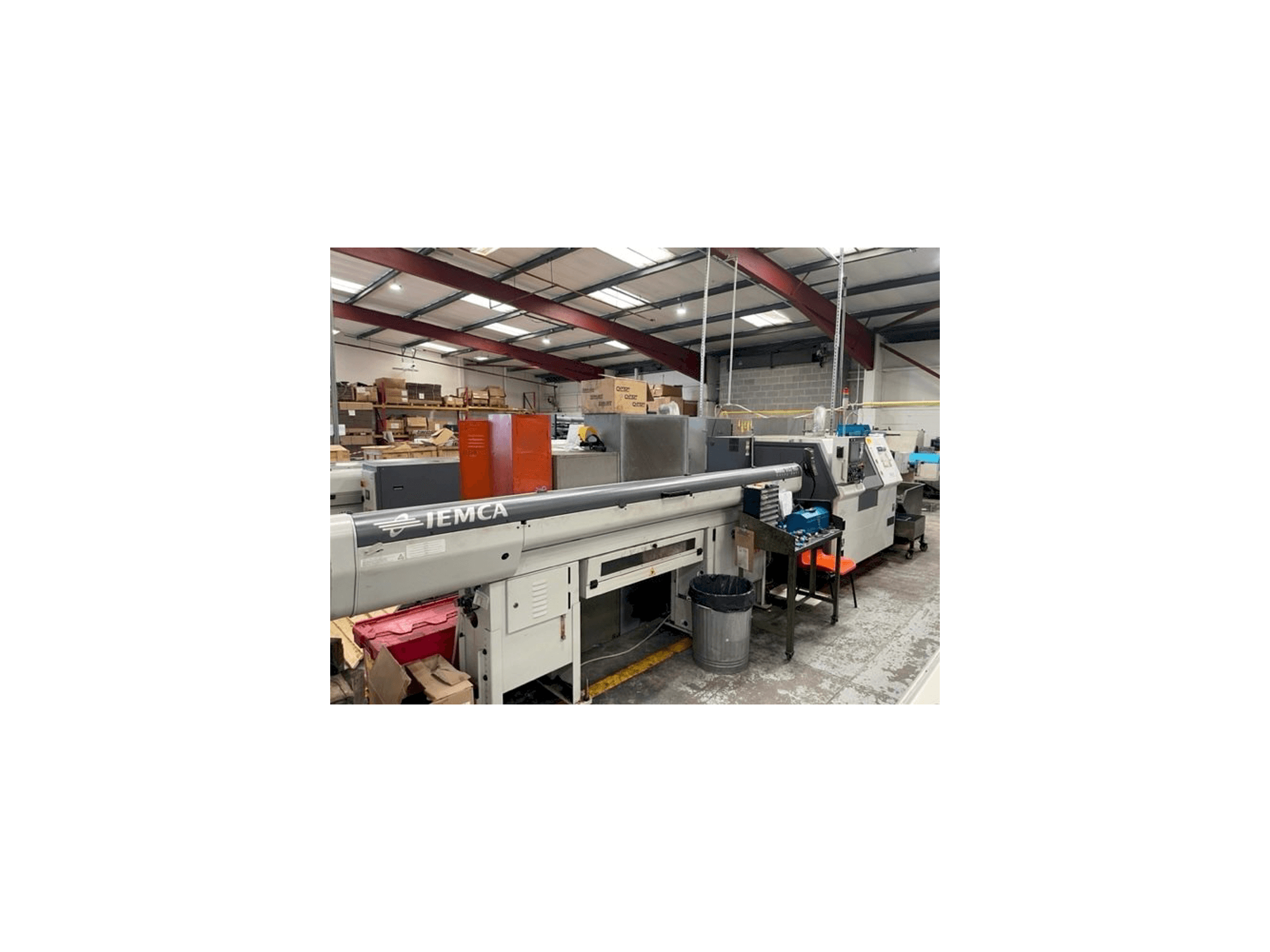 Čelní pohled na Miyano BNA-42MSY2 stroj