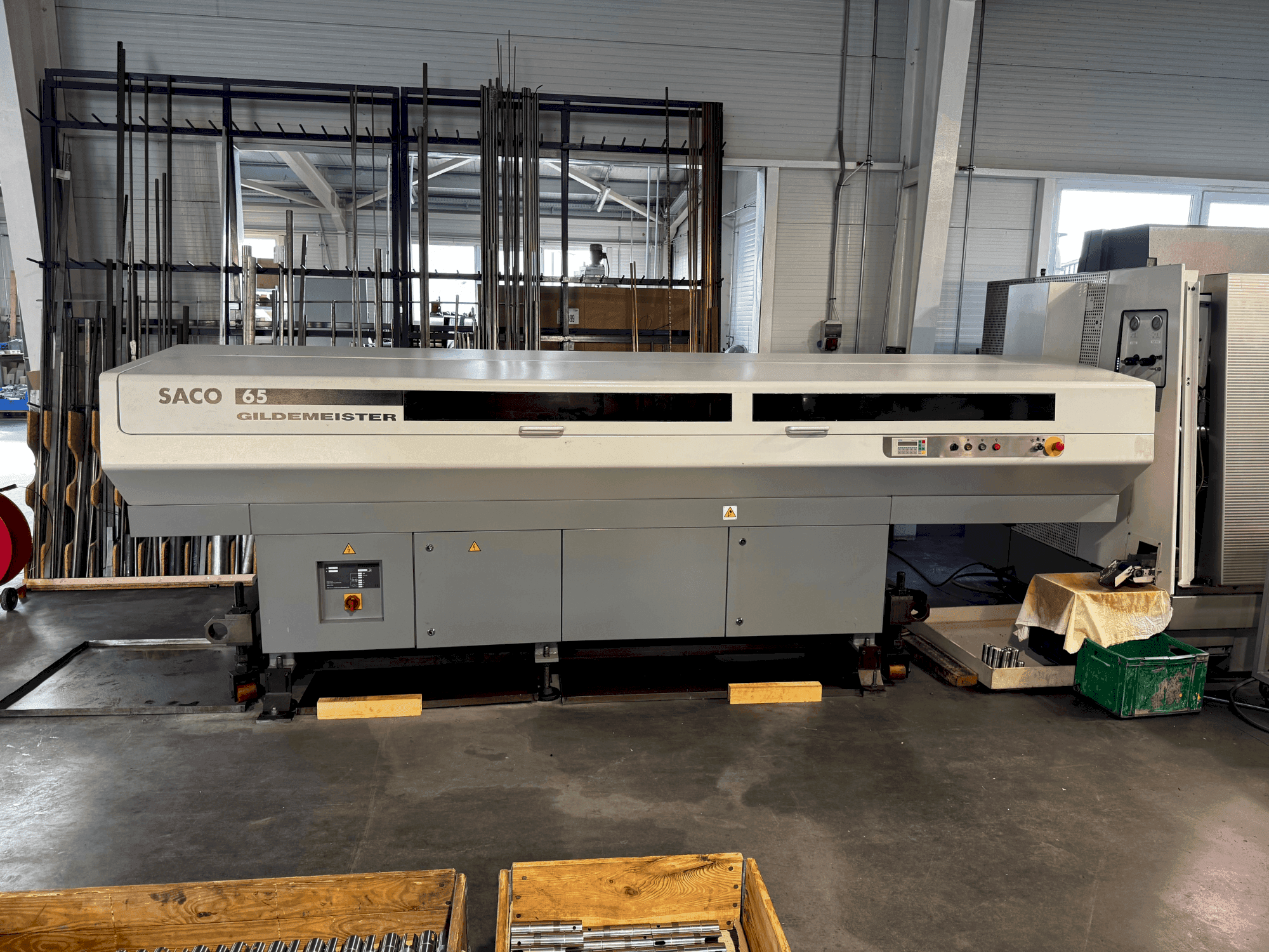 Čelní pohled na Gildemeister CTX 420 V6 Linear stroj