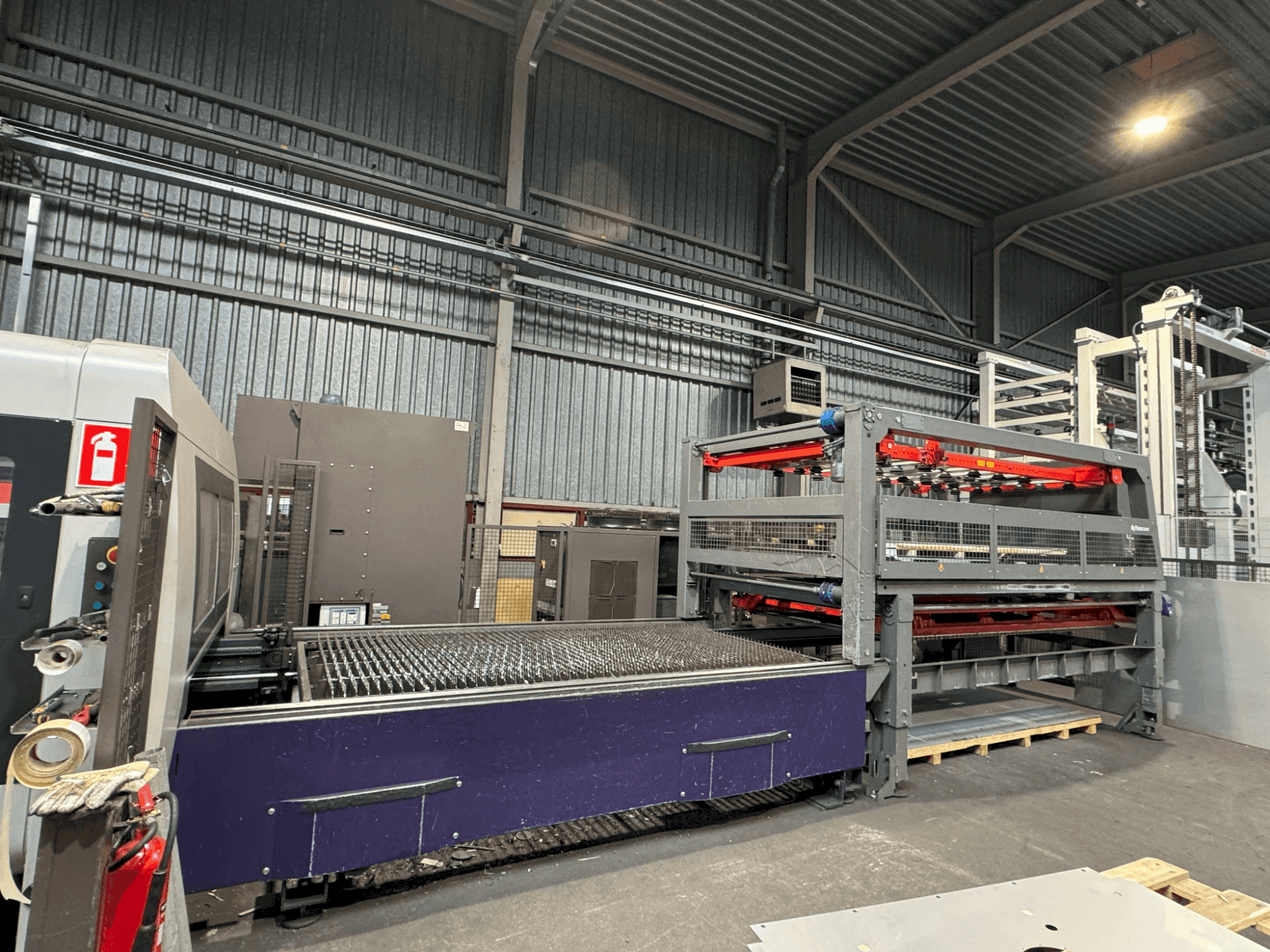 Čelní pohled na Bystronic ByTrans 3015 Standard stroj