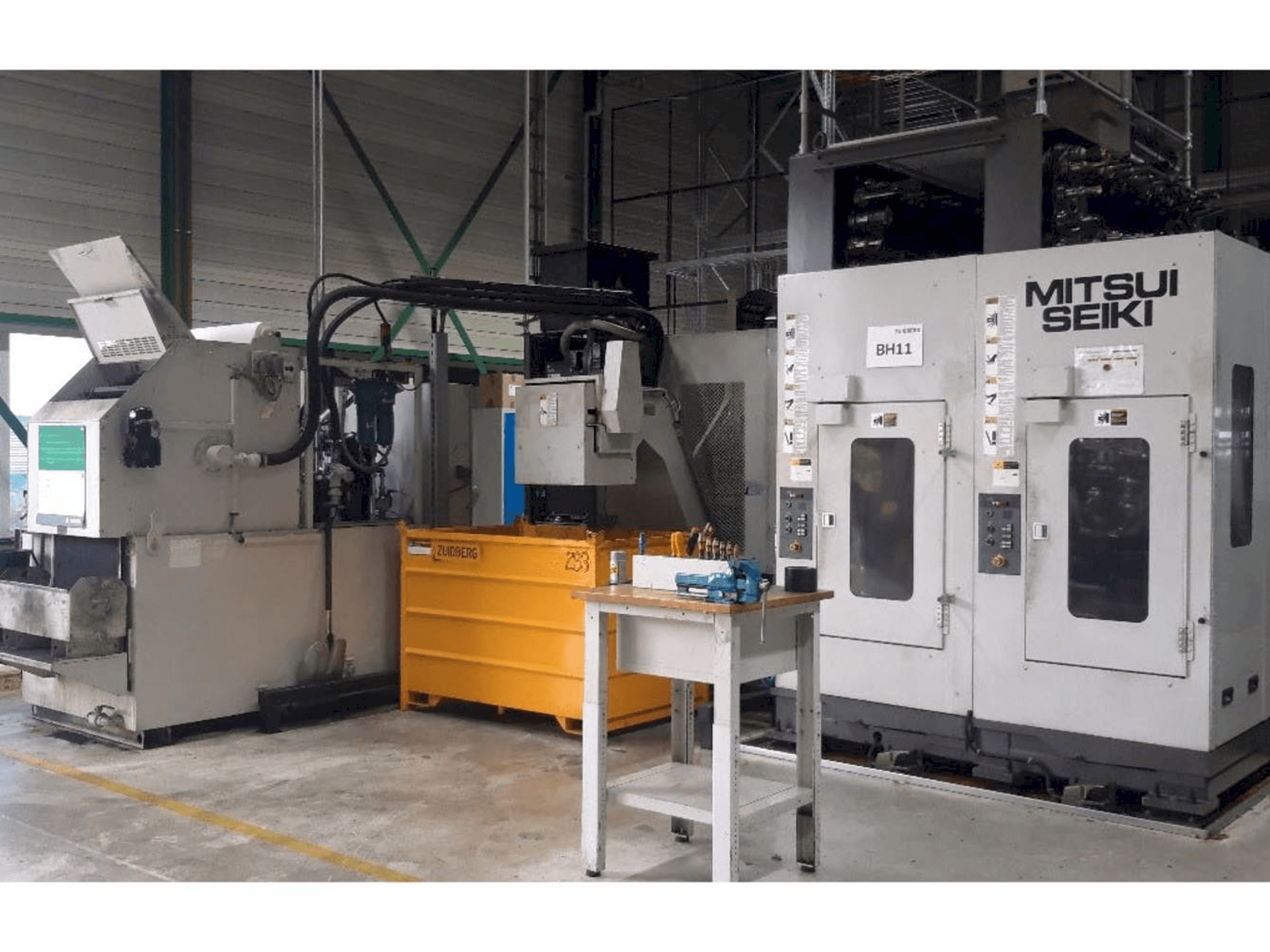 Čelní pohled na Mitsui Seiki HW630 stroj