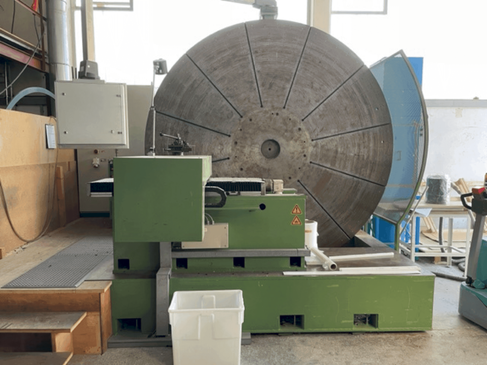 Čelní pohled na IRLE Facing Lathe stroj