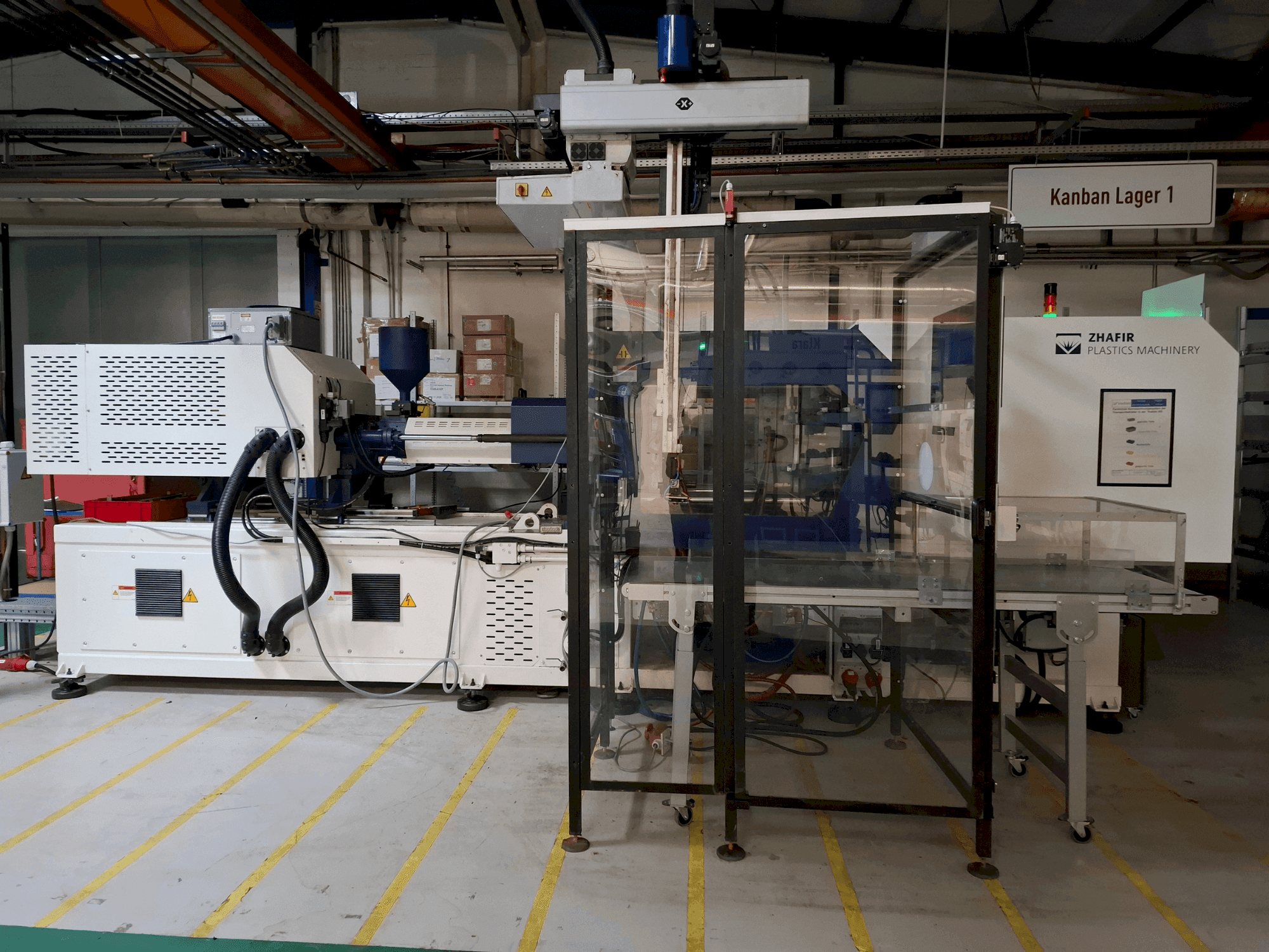 Boční pohled na HAITIAN ZHAFIR ZERES ZE1900 stroj