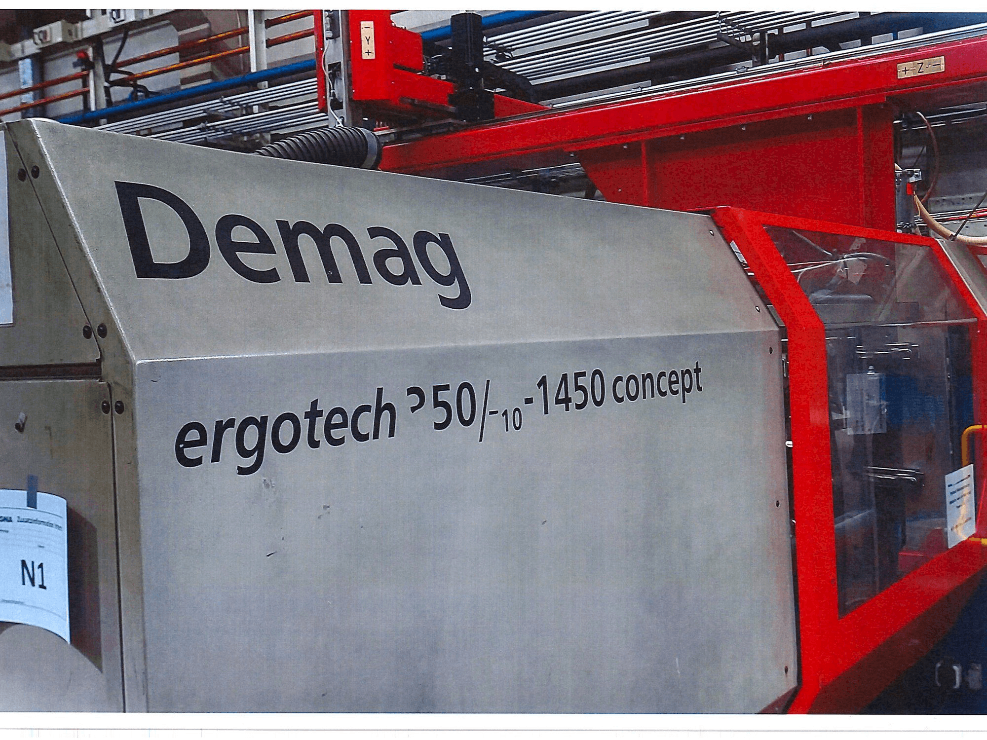 Čelní pohled na DEMAG ergotech 350/710-1450 concept stroj