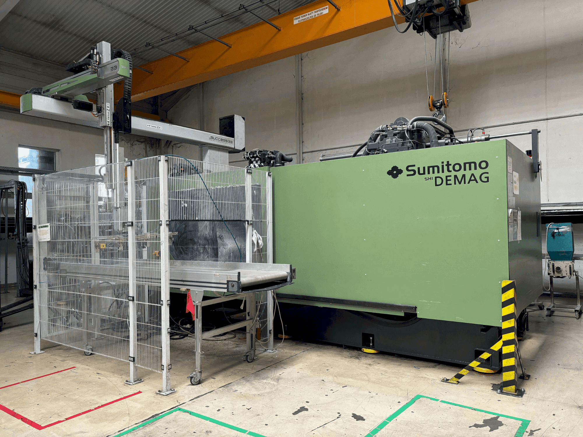 Čelní pohled na SUMITOMO SHI DEMAG Systec 800/1120-6400 stroj