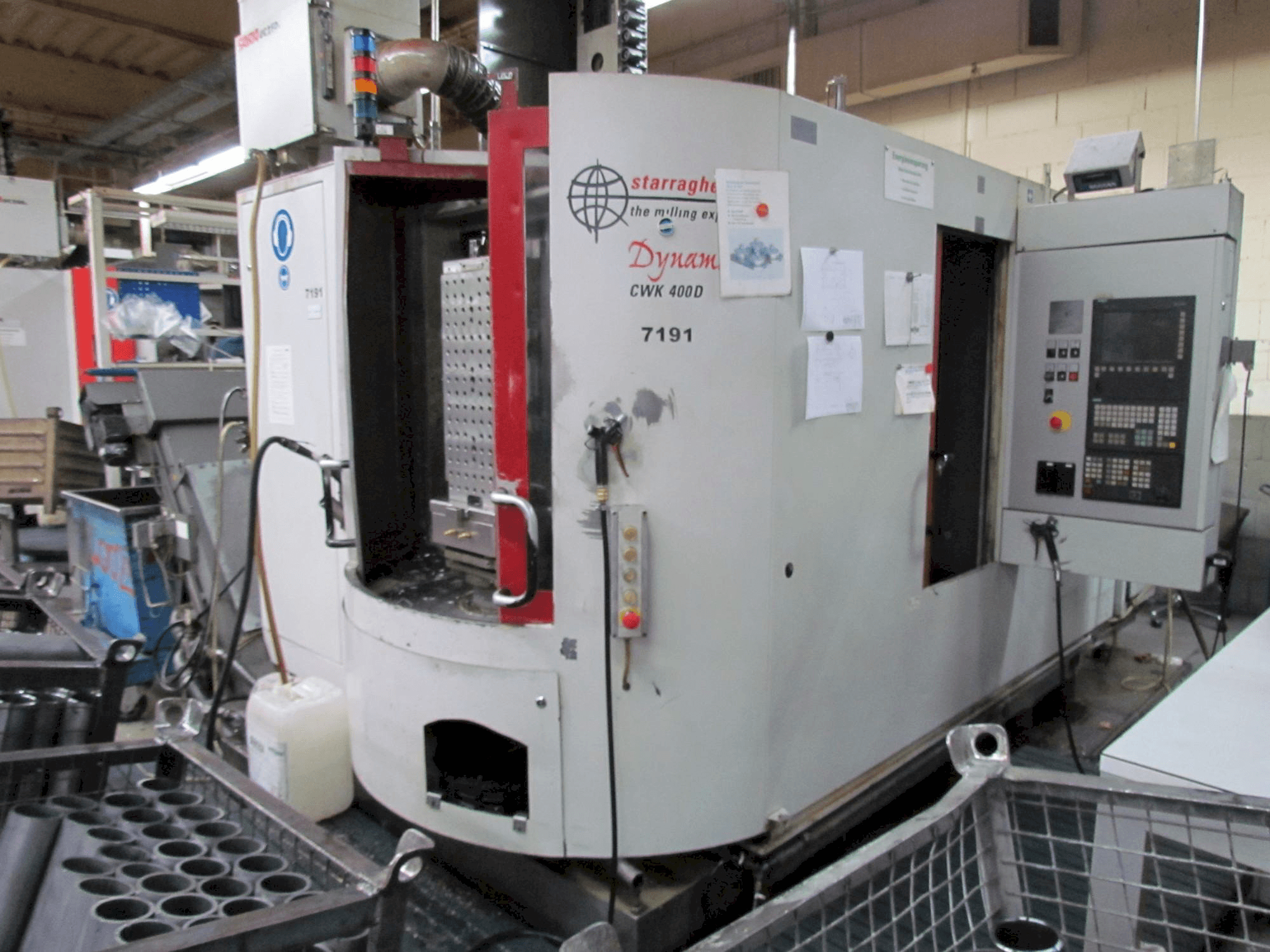 Čelní pohled na Heckert CWK 400 D stroj