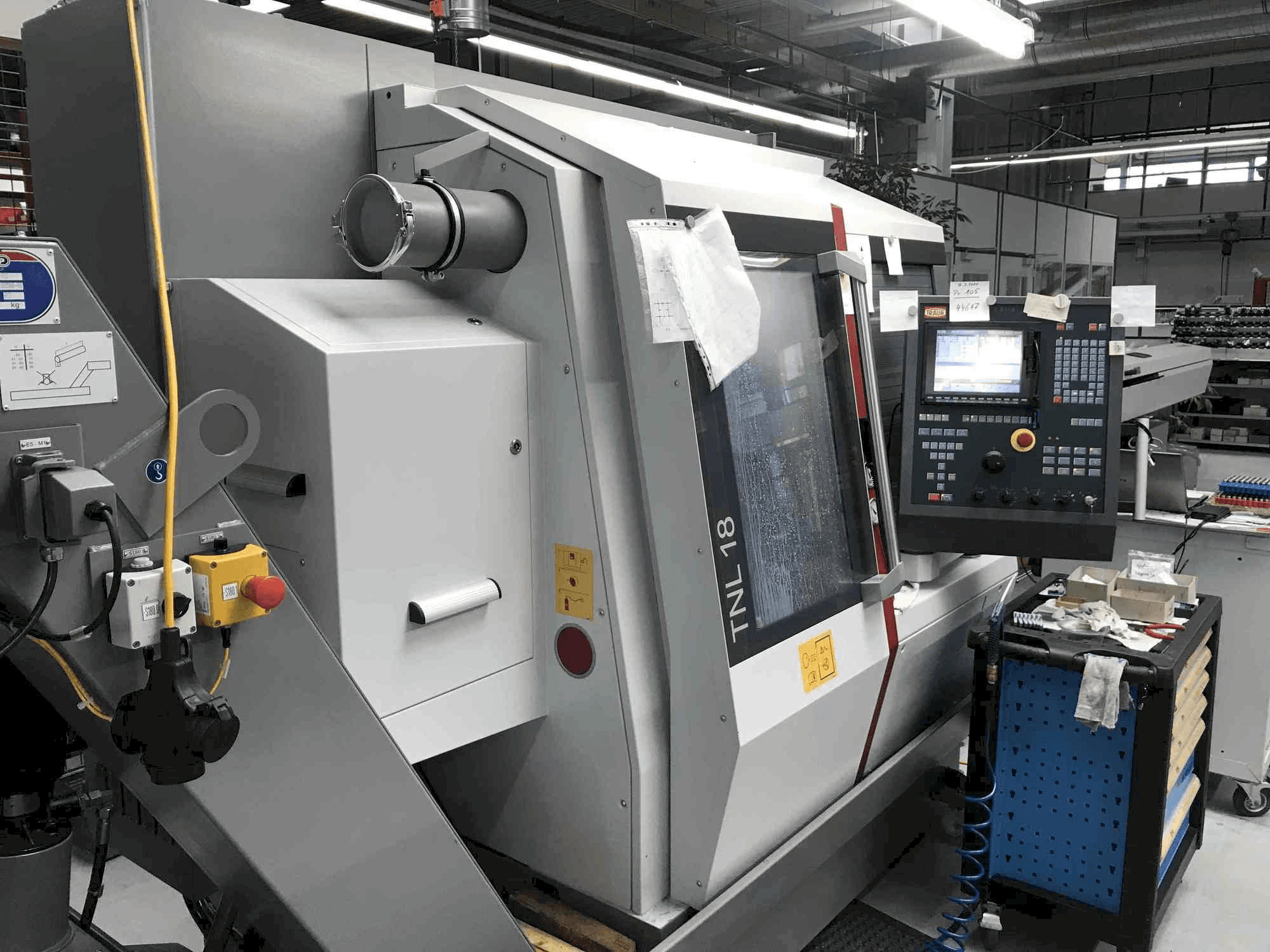 Čelní pohled na TRAUB TNL 18-9P stroj