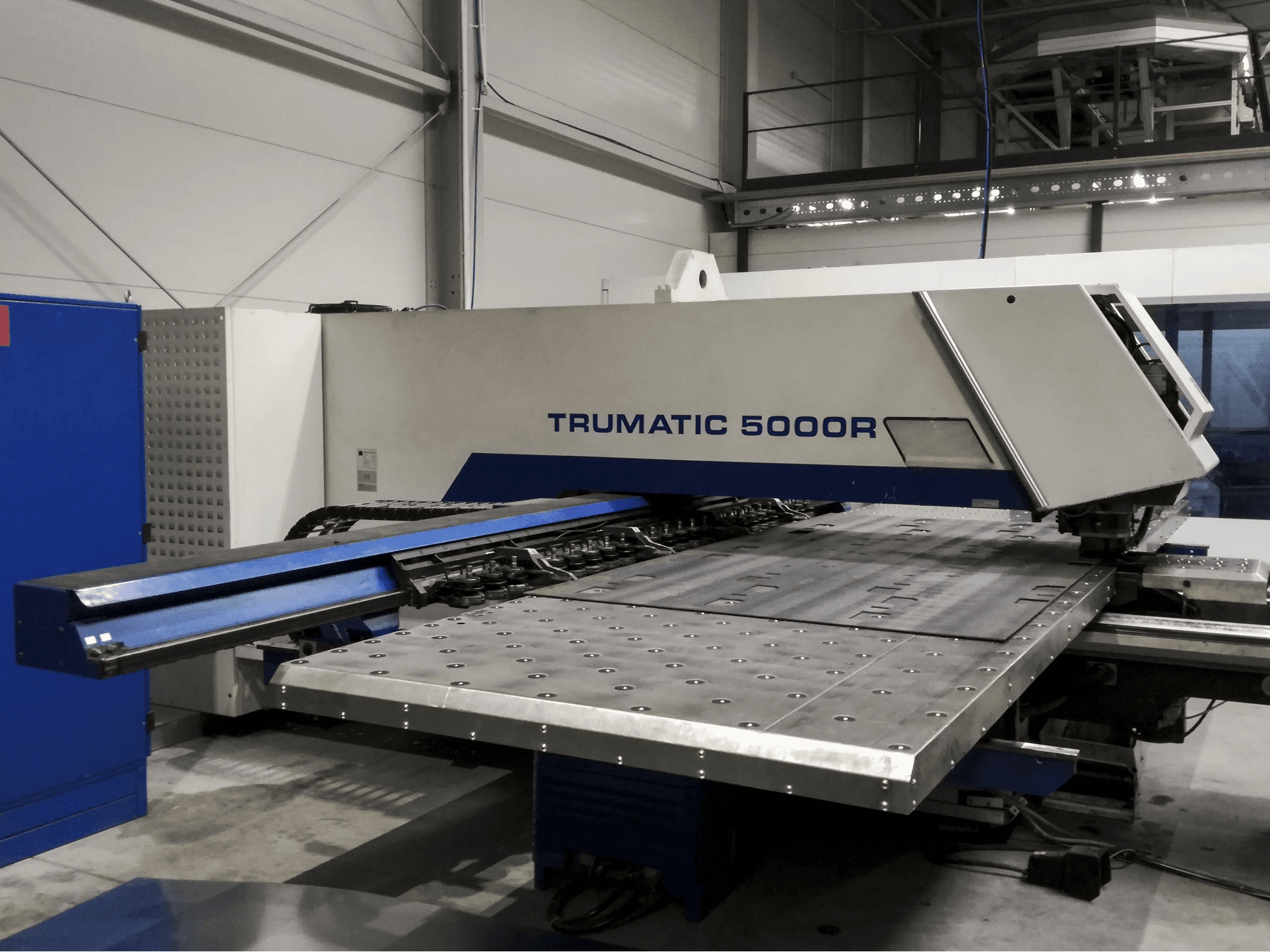 Levý boční pohled 1 na Trumpf Trumatic 5000 R stroj